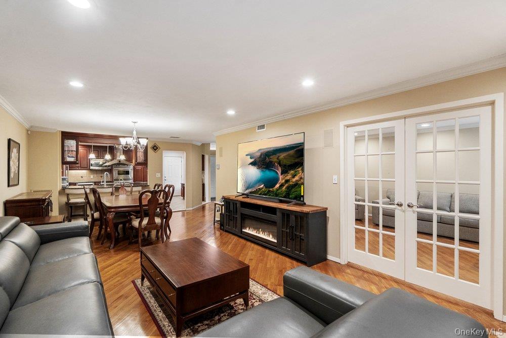 109 Foxwood Drive, Jericho NY 11753