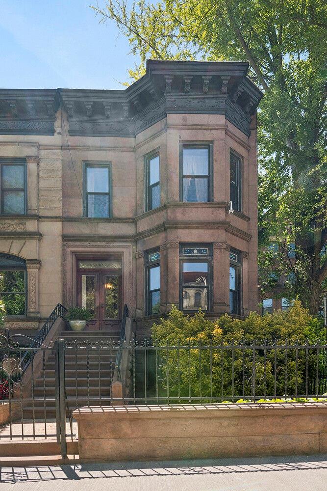 954 PARK Place, Brooklyn NY 11213