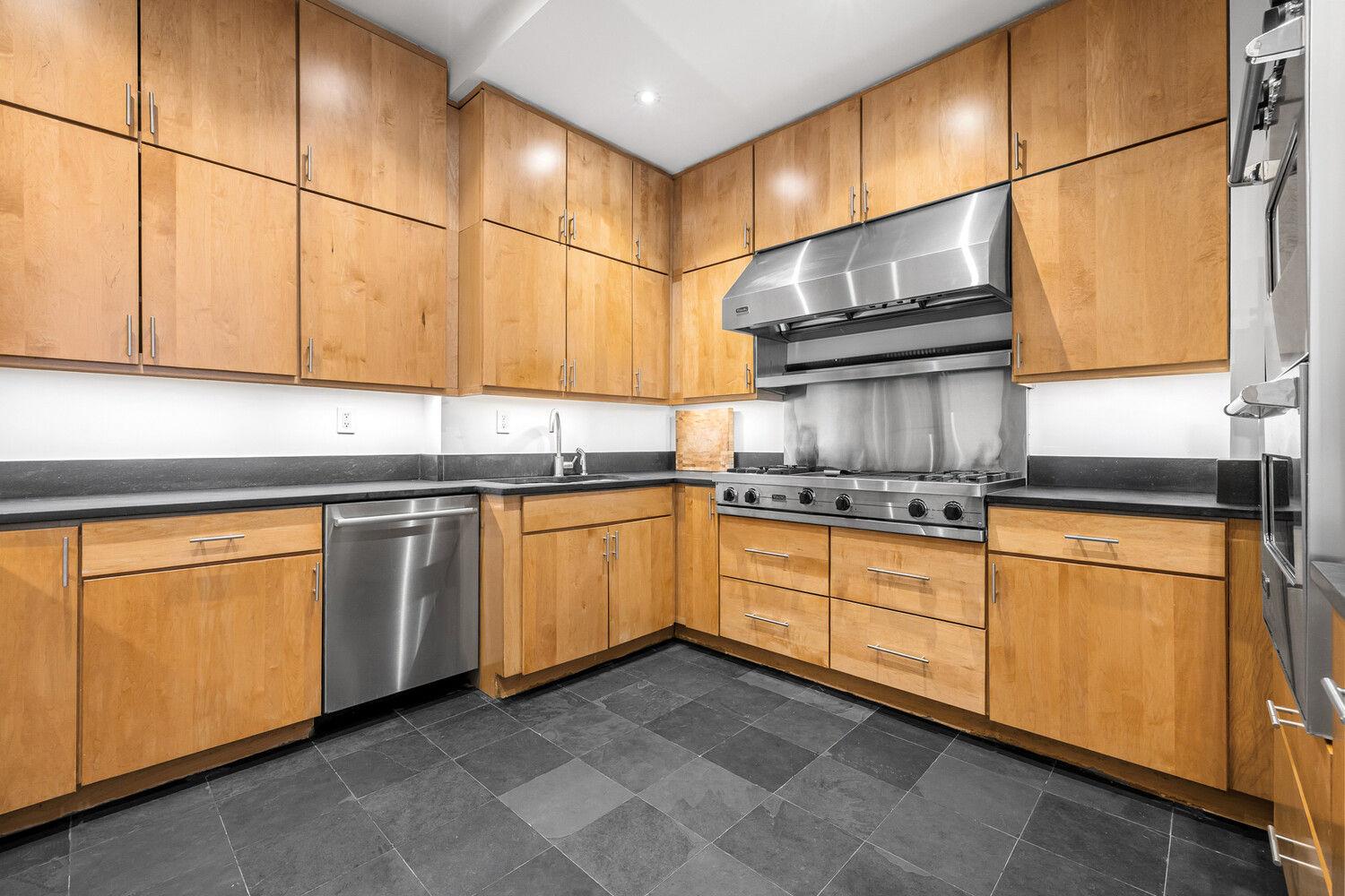 3 HANOVER Square Unit 23B, Manhattan NY 10004