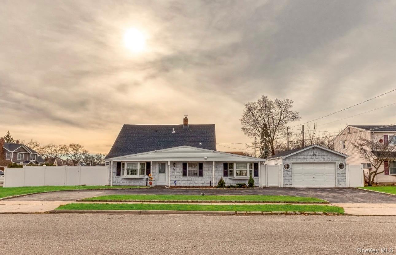 70 Sycamore Lane, Levittown NY 11756