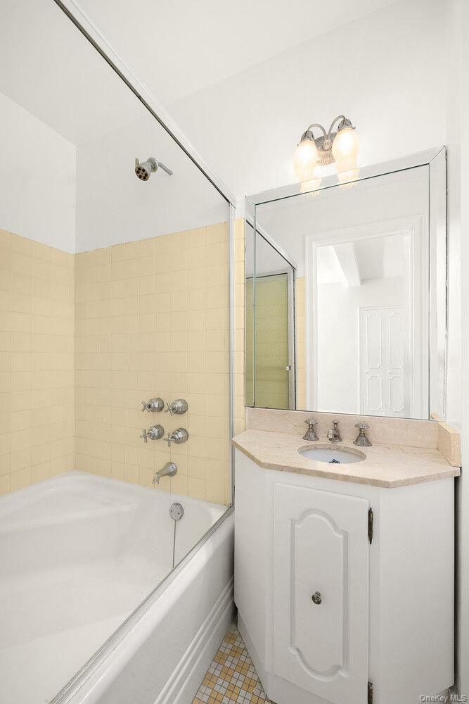 2 SUTTON Place S Unit 2D, Manhattan NY 10022