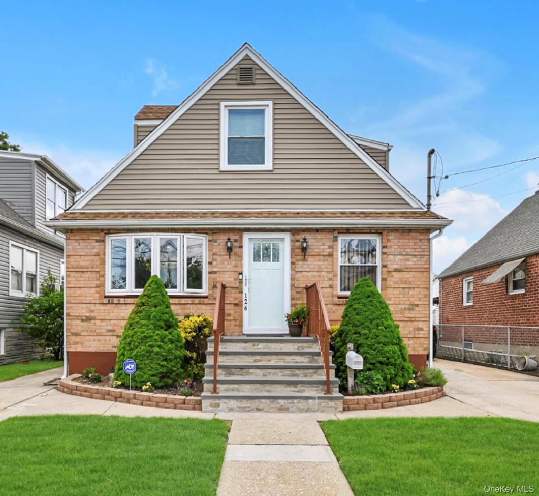 126 Roeckel Avenue, Valley Stream NY 11580