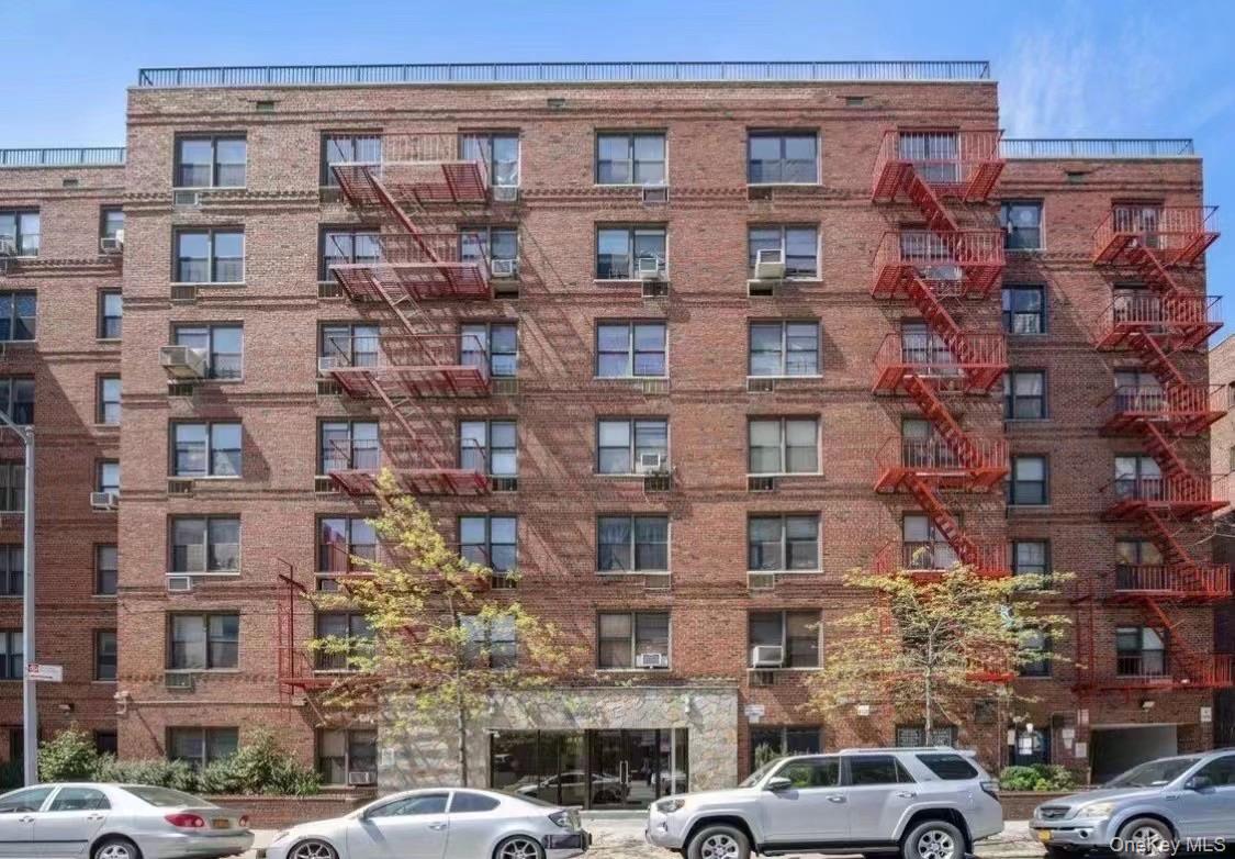 13317 Sanford Avenue Unit 2J, Flushing NY 11355