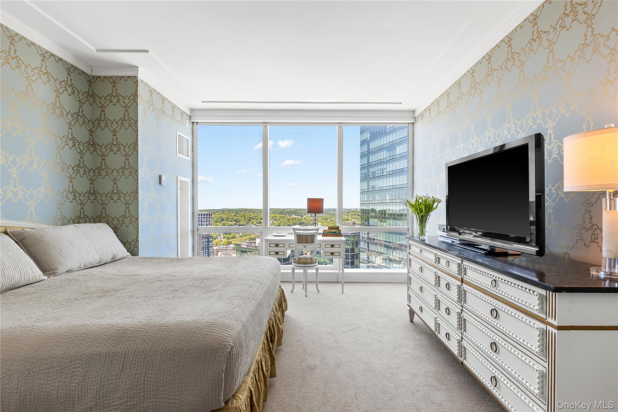 1 Renaissance Square Unit 33G (V7G), White Plains NY 10601