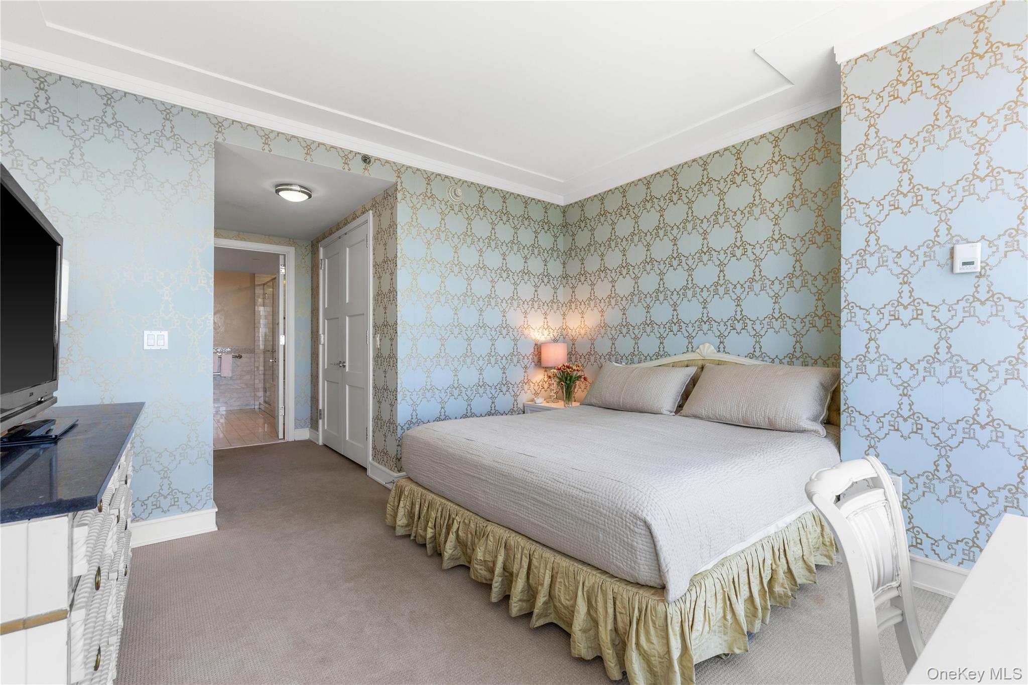 1 Renaissance Square Unit 33G (V7G), White Plains NY 10601