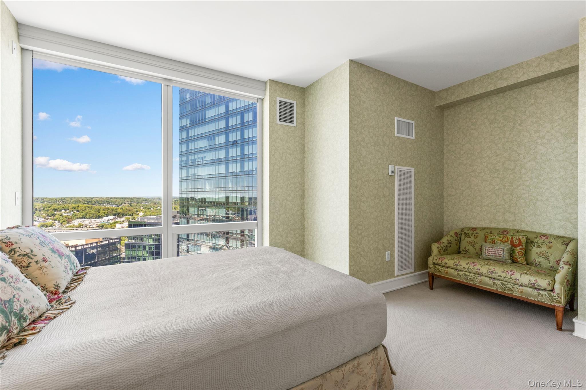 1 Renaissance Square Unit 33G (V7G), White Plains NY 10601
