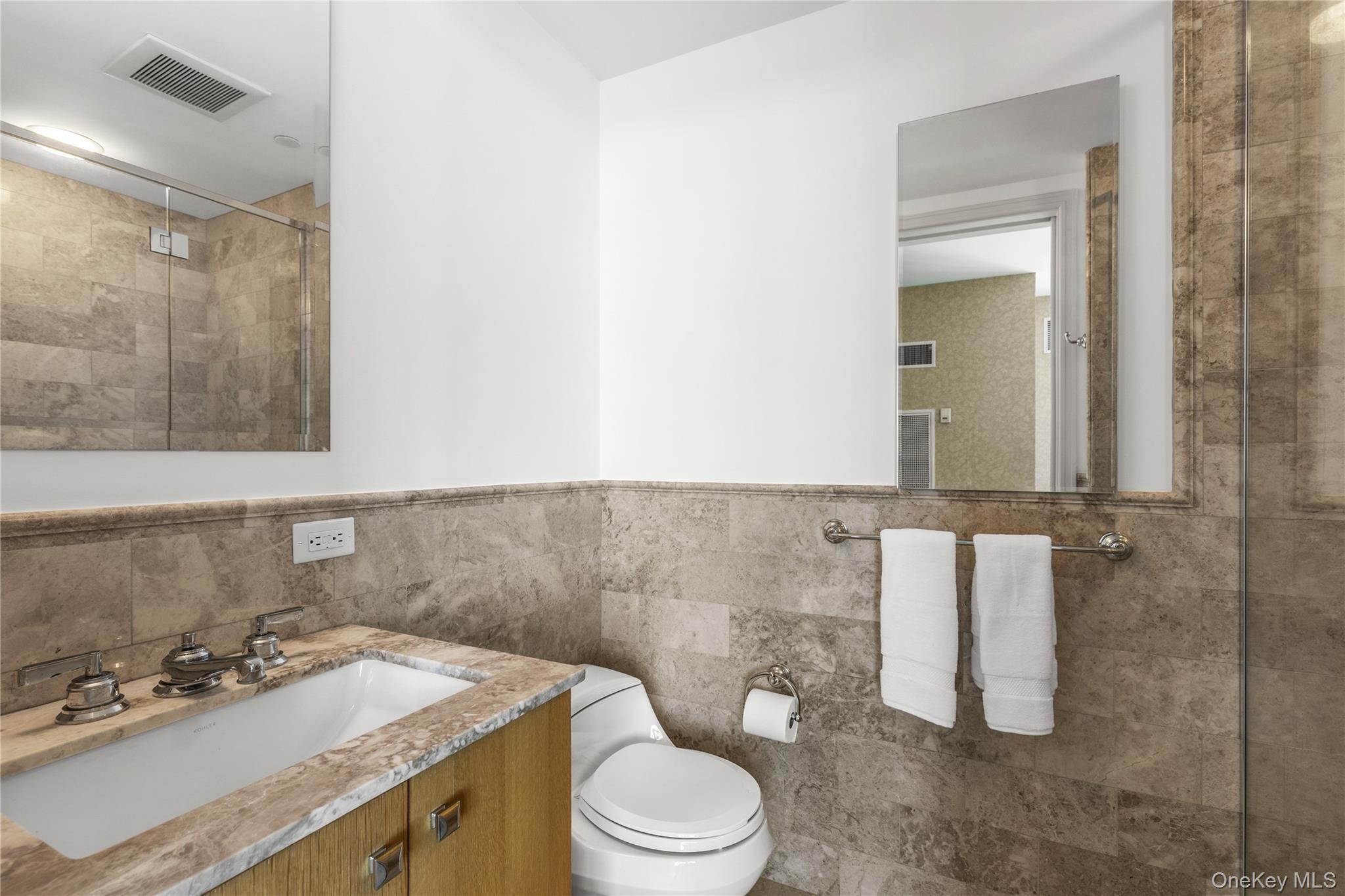 1 Renaissance Square Unit 33G (V7G), White Plains NY 10601
