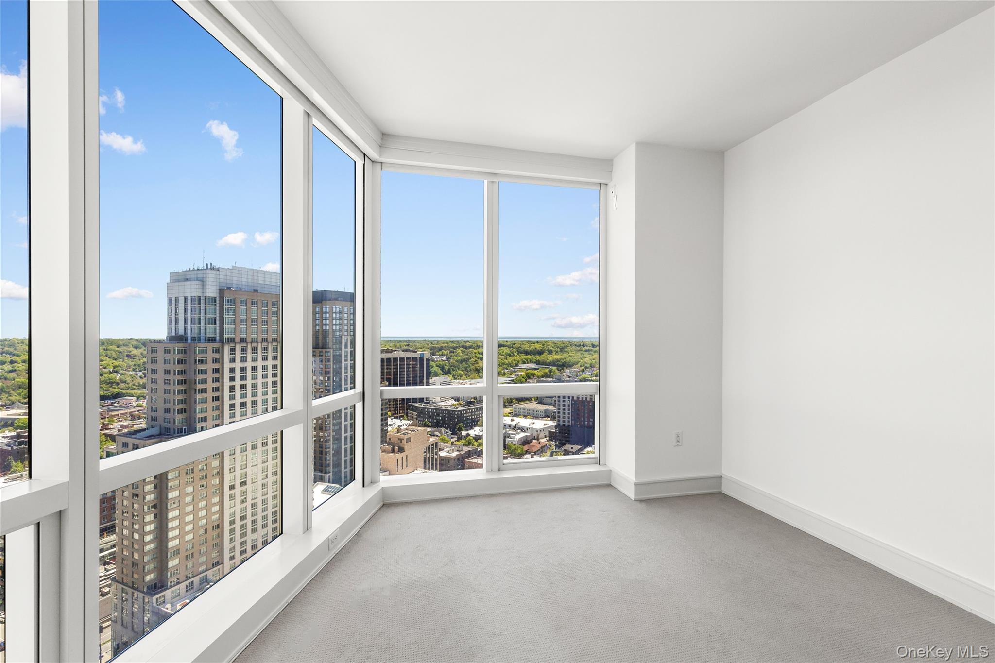 1 Renaissance Square Unit 33G (V7G), White Plains NY 10601
