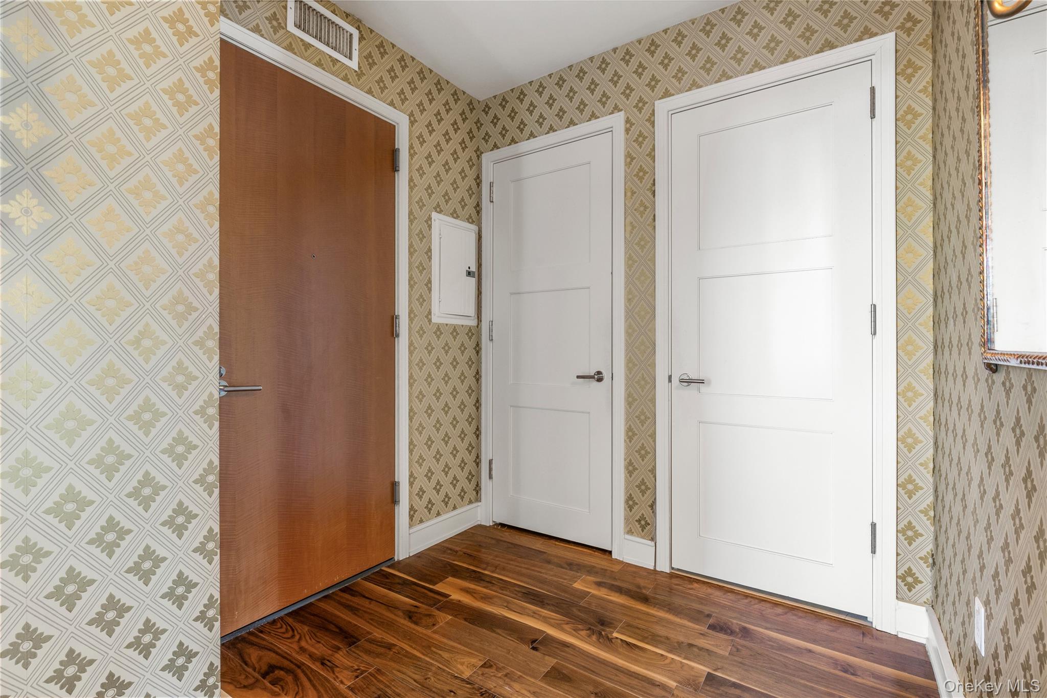 1 Renaissance Square Unit 33G (V7G), White Plains NY 10601