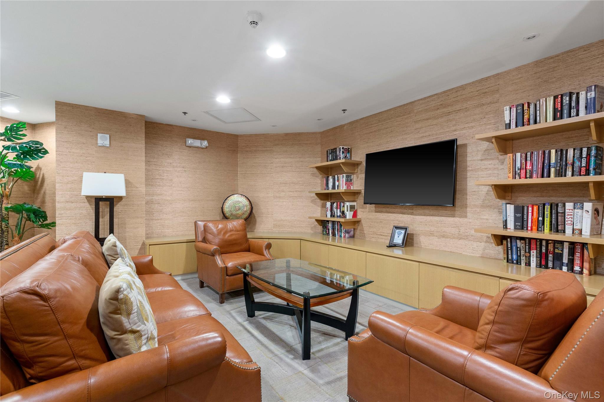 1 Renaissance Square Unit 33G (V7G), White Plains NY 10601