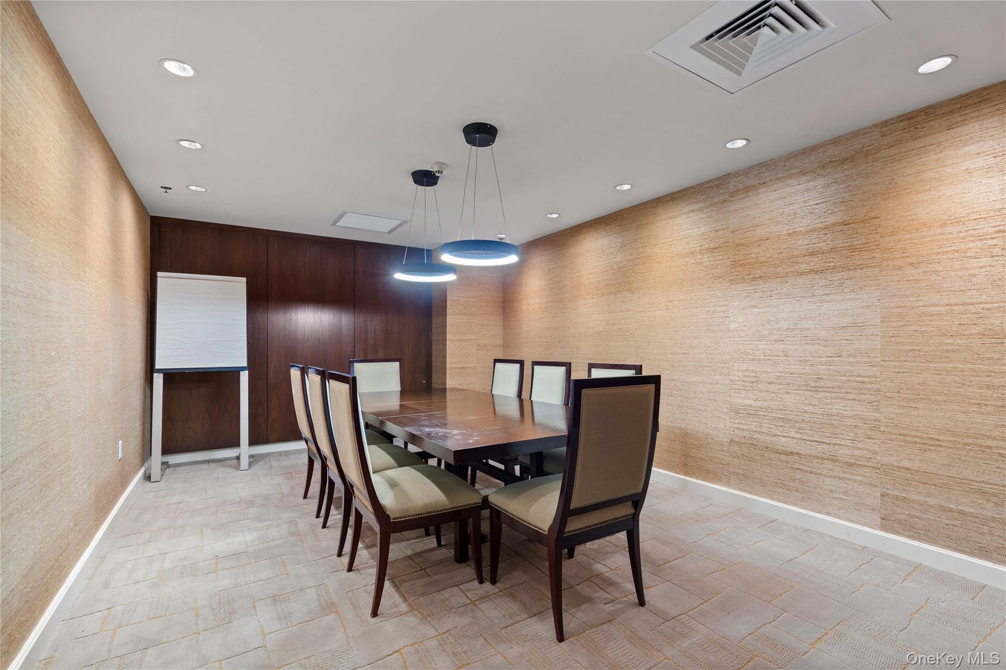 1 Renaissance Square Unit 33G (V7G), White Plains NY 10601