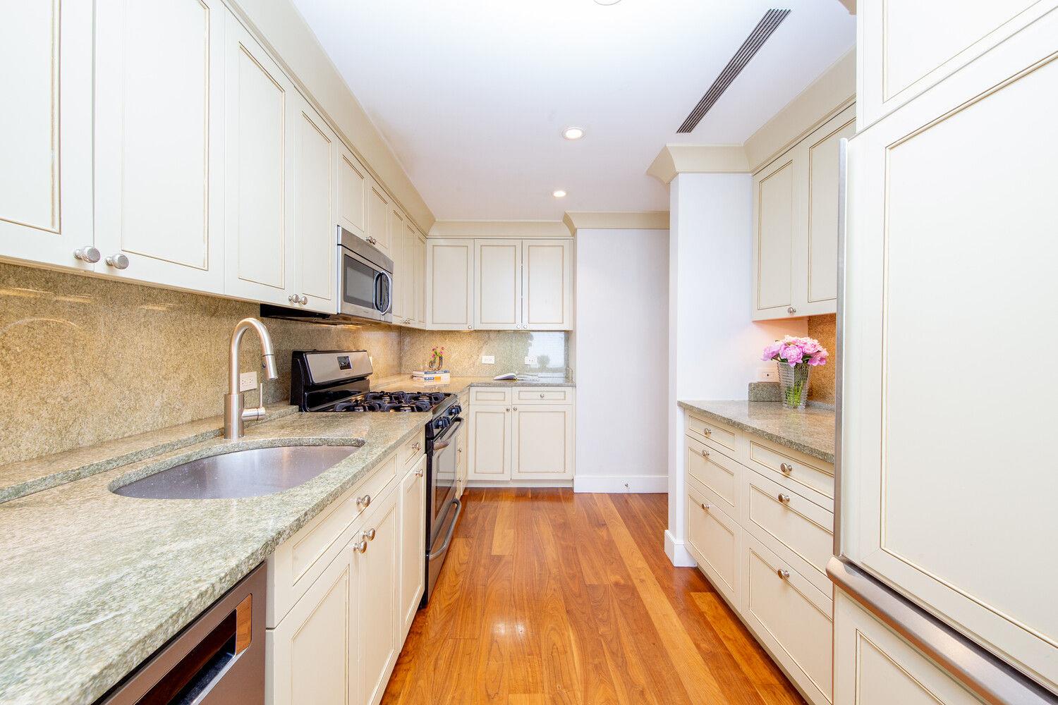 118 E 60TH Street Unit 29G, Manhattan NY 10022