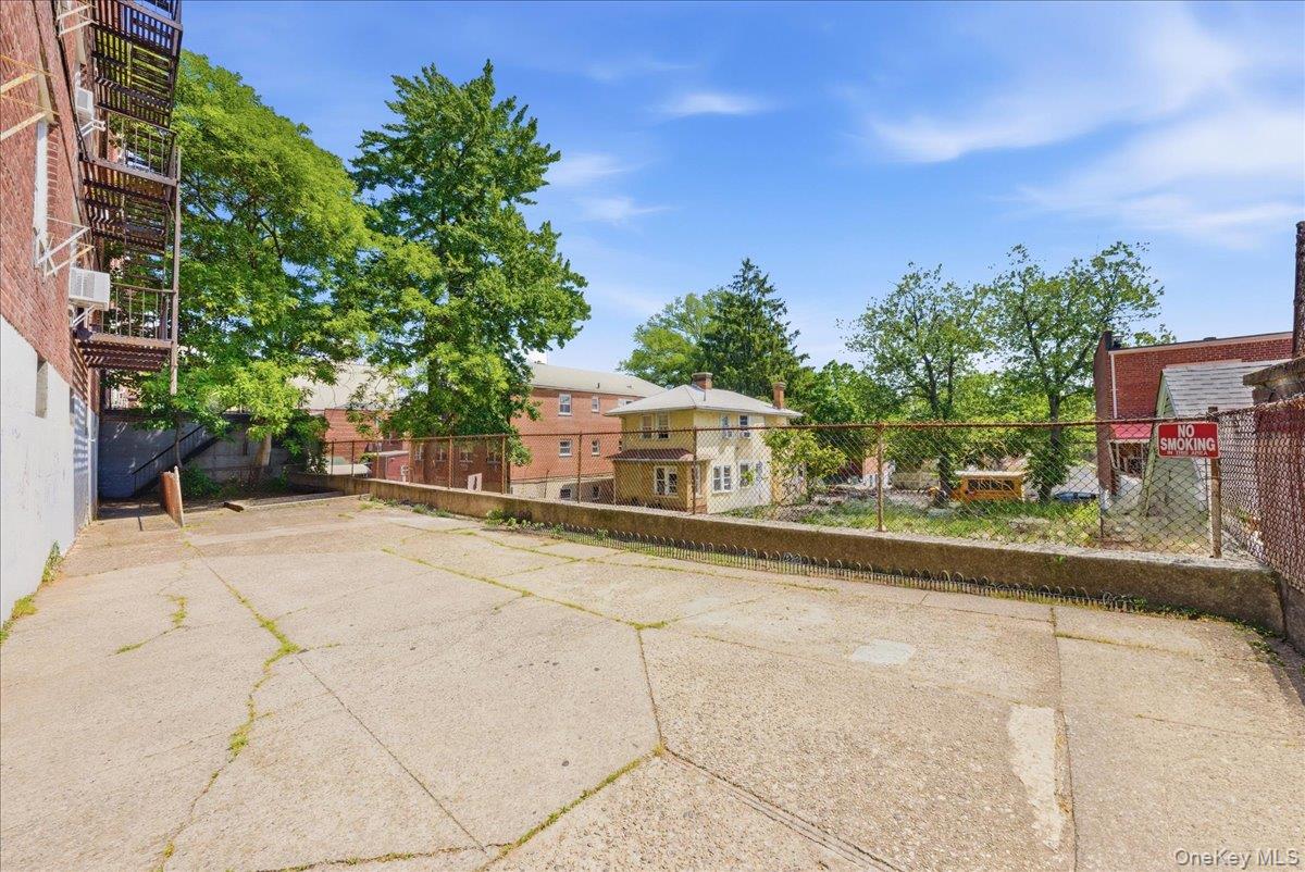 2080 Barnes Avenue Barnes Avenue Unit 3B, Bronx NY 10462