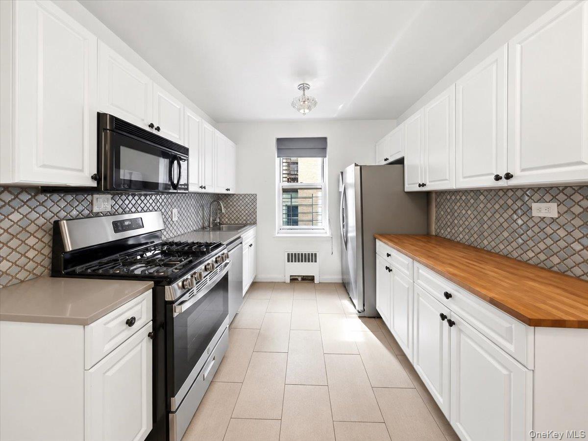 2080 Barnes Avenue Barnes Avenue Unit 3B, Bronx NY 10462