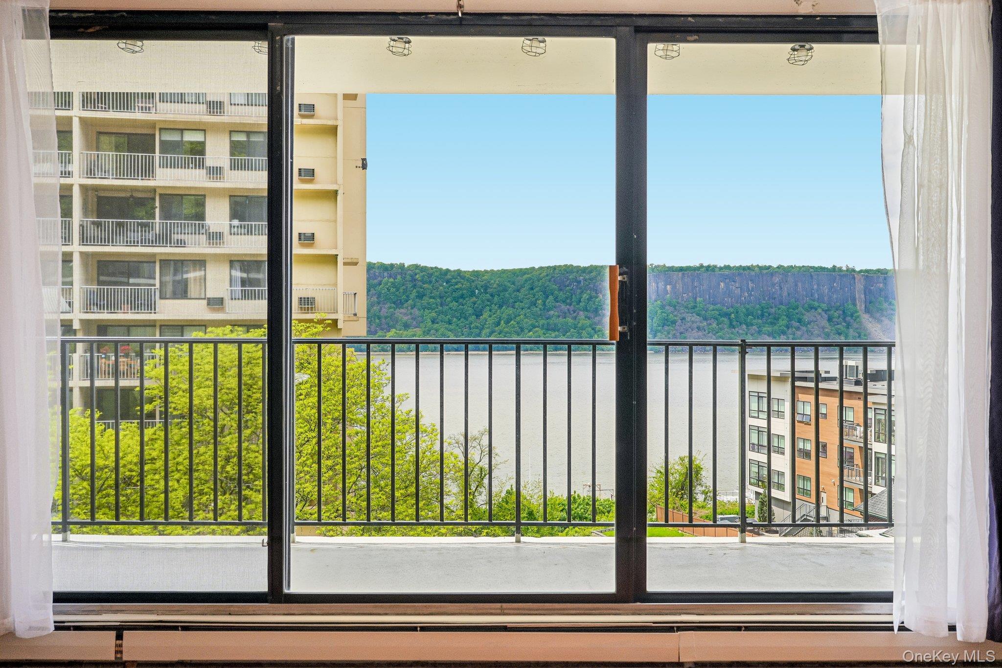 1120 Warburton Avenue Unit 3F, Yonkers NY 10701