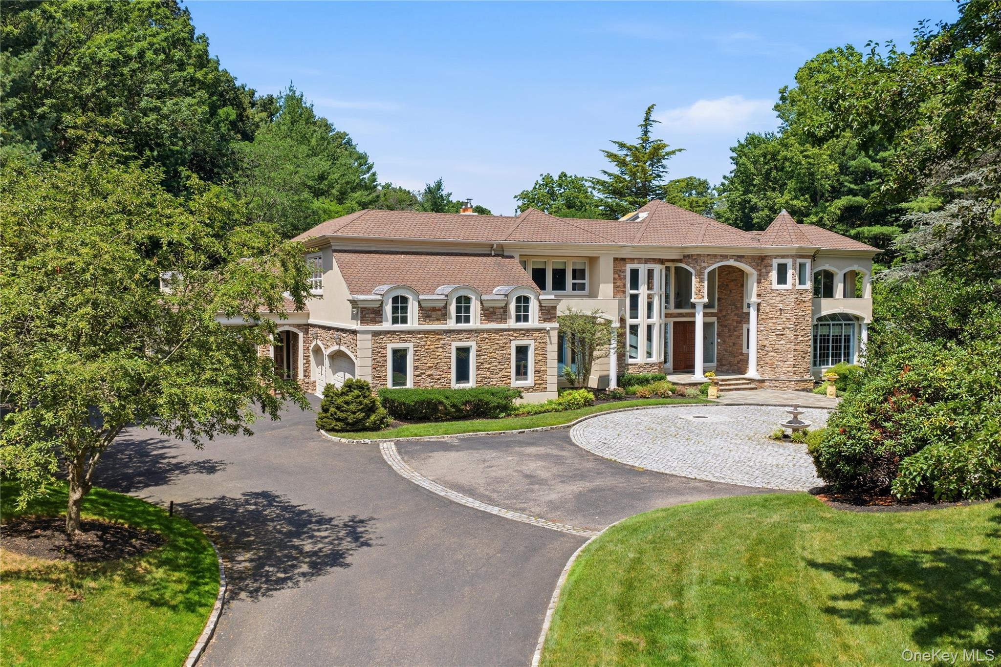 55 Coves Run, Oyster Bay Cove NY 11791
