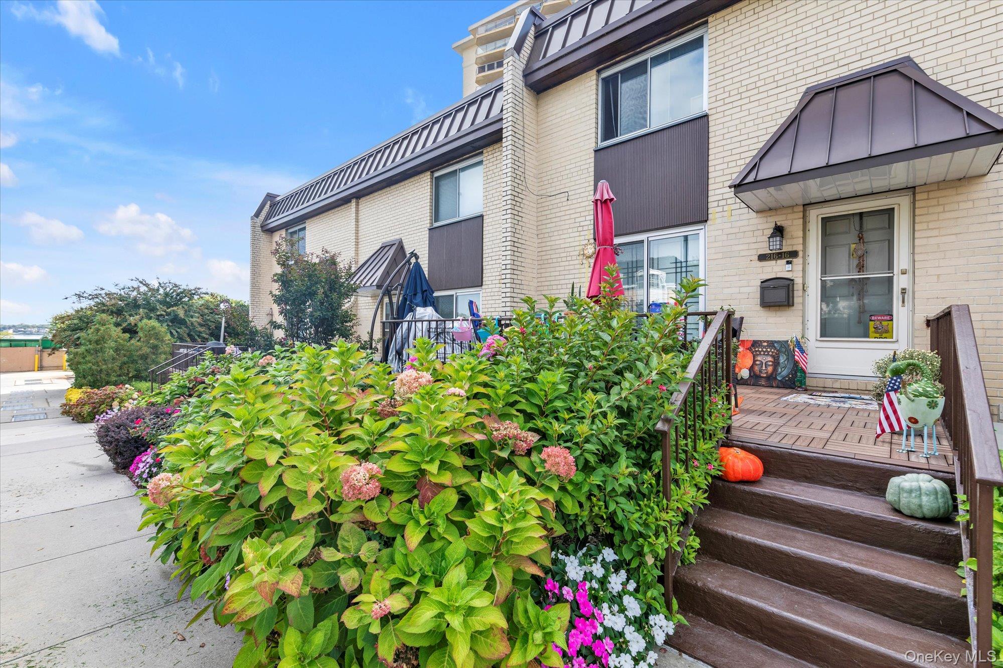 216-16 17th Avenue Unit TH56, Bayside NY 11360