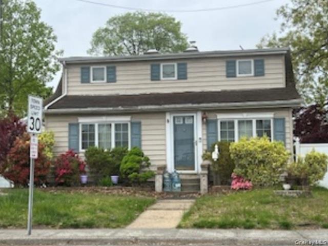 656 E Meadow Avenue, East Meadow NY 11554
