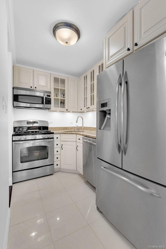 330 E 75TH Street Unit 4B, Manhattan NY 10021