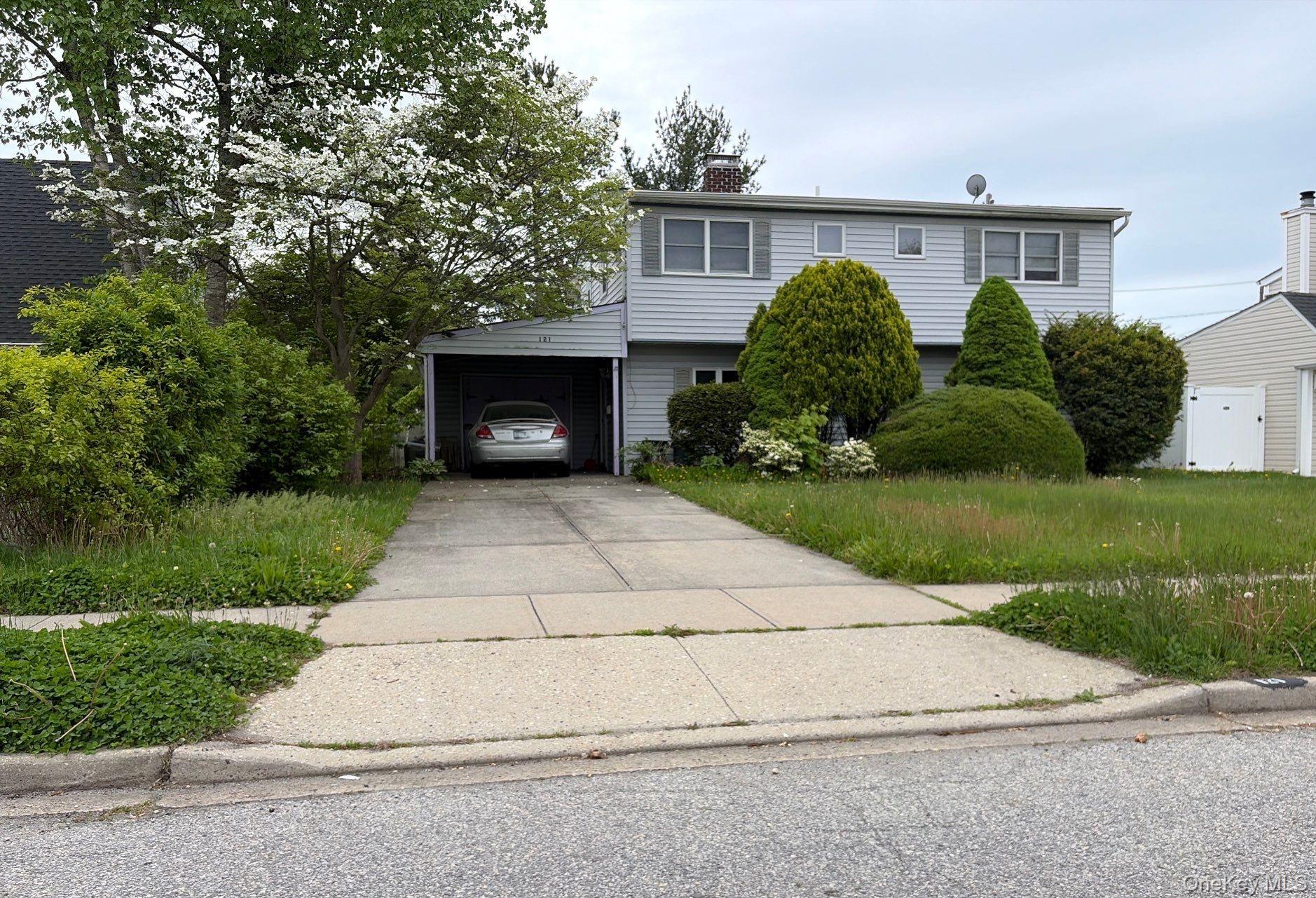 121 Farmedge Road, Levittown NY 11756