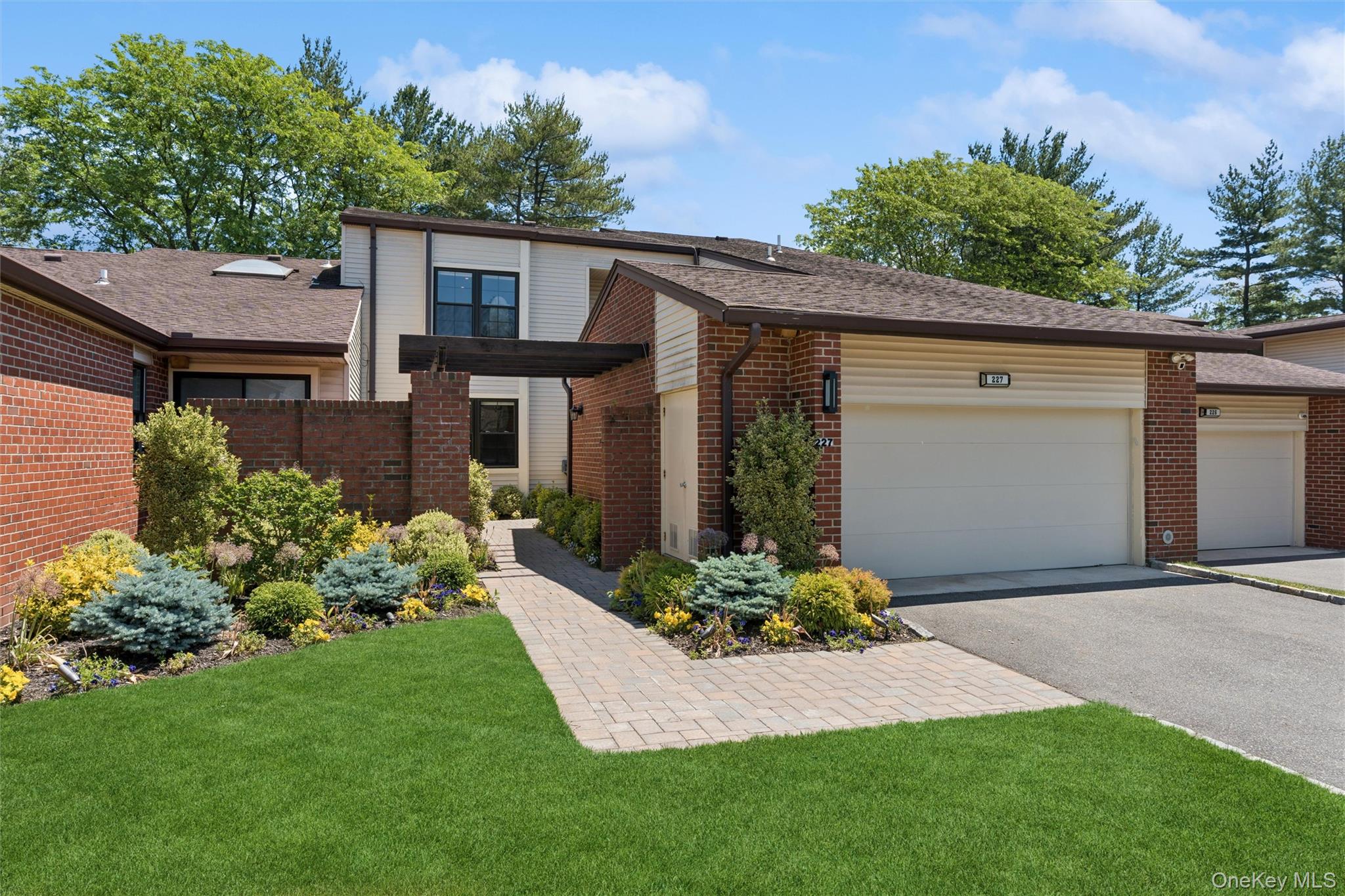 227 Ibis Court, Manhasset NY 11030