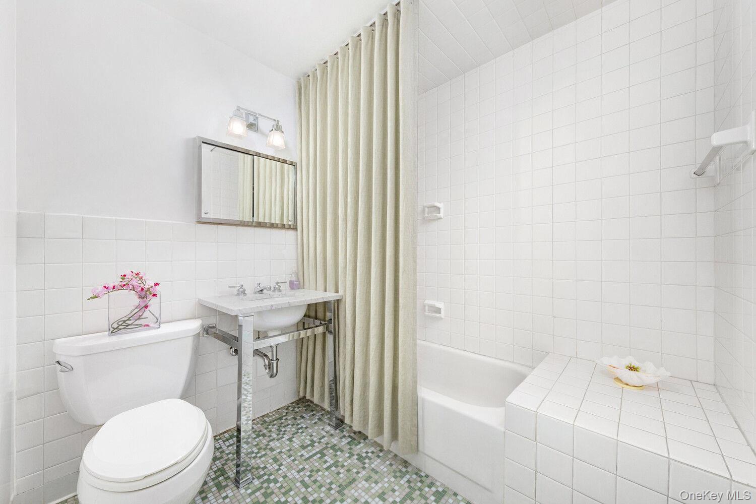 250 MERCER Street Unit B1602, Manhattan NY 10012