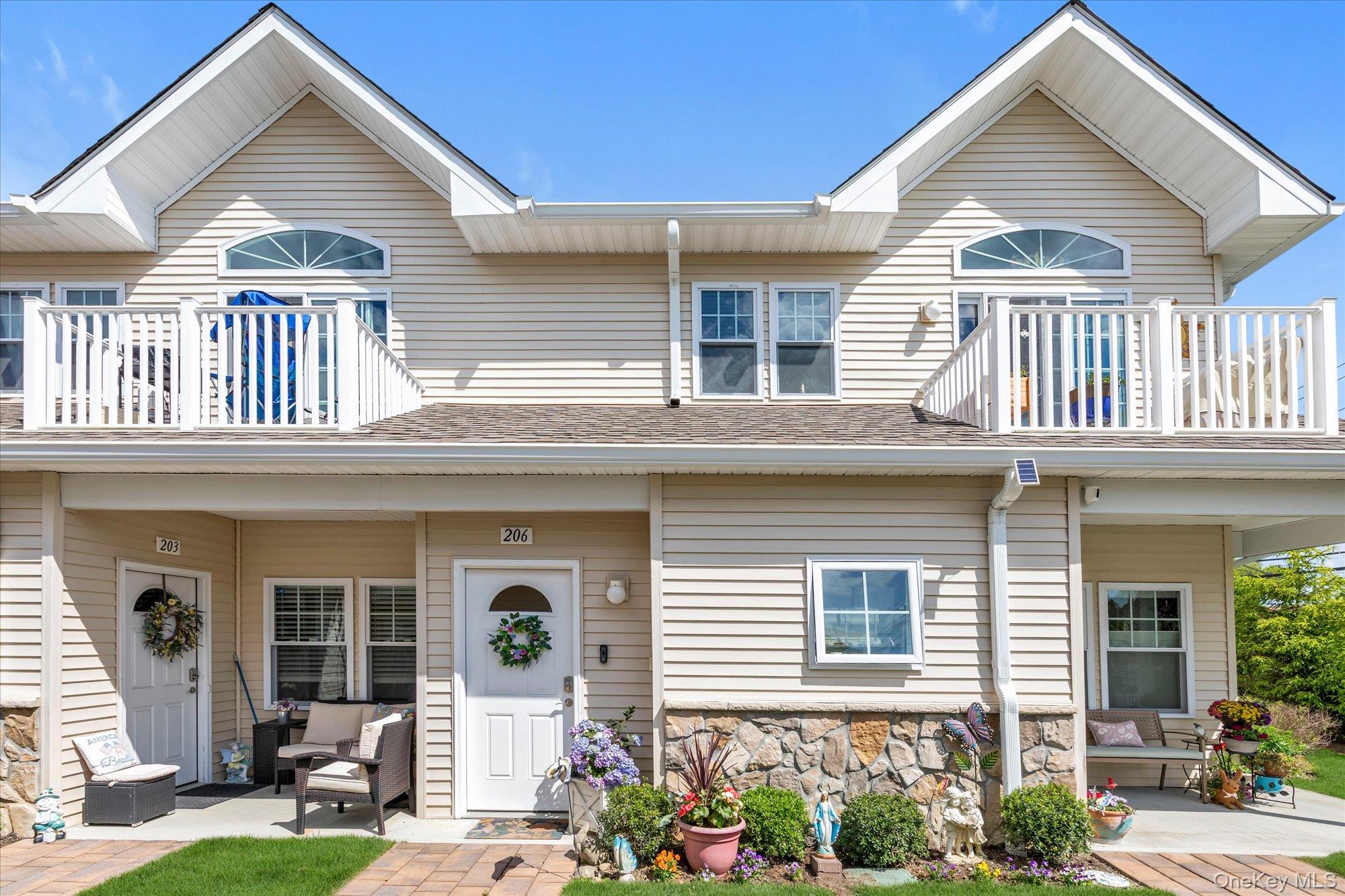 206 Anchor Court, Copiague NY 11726