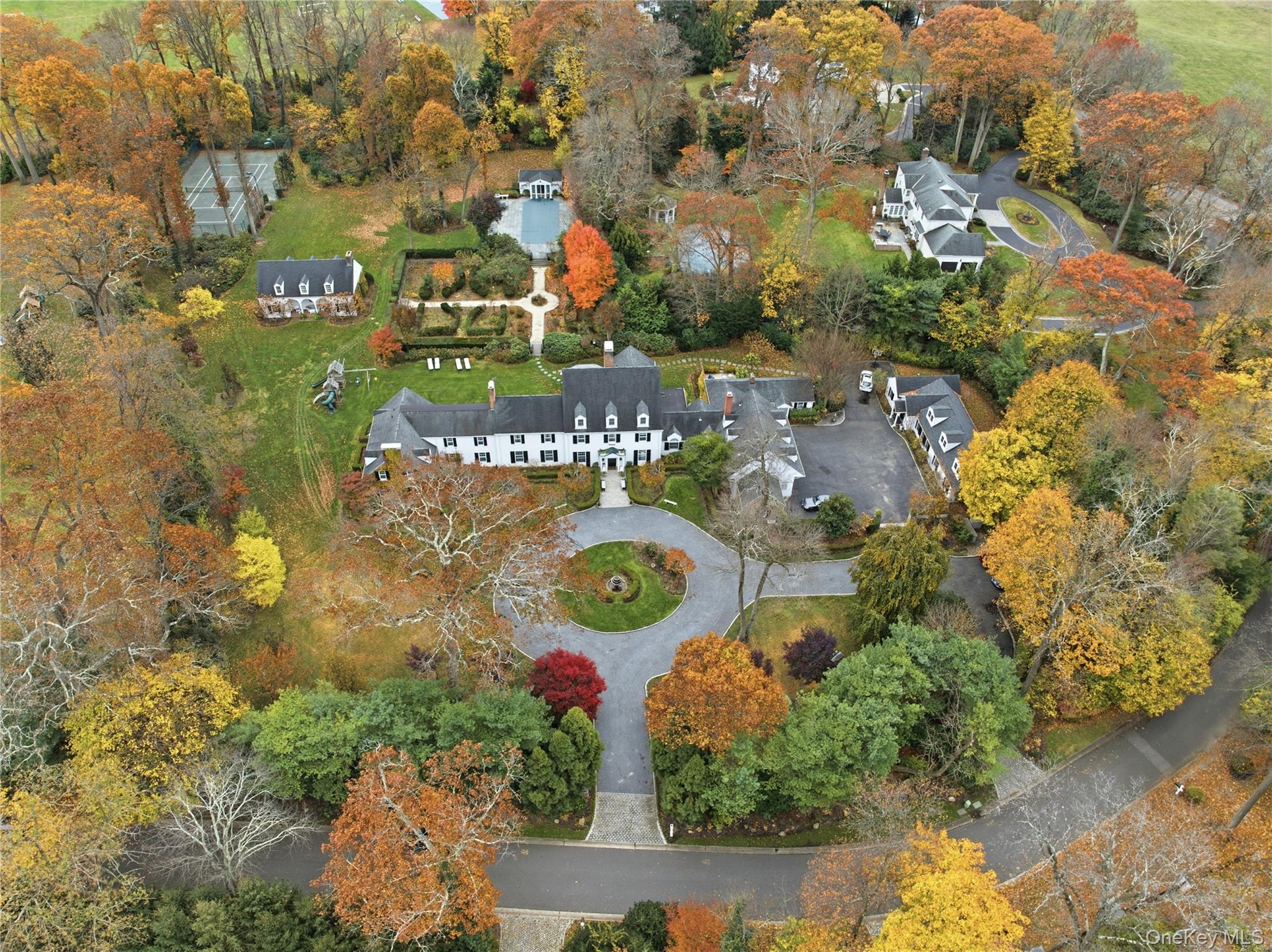 8 Stonegate Lane, Old Brookville NY 11545