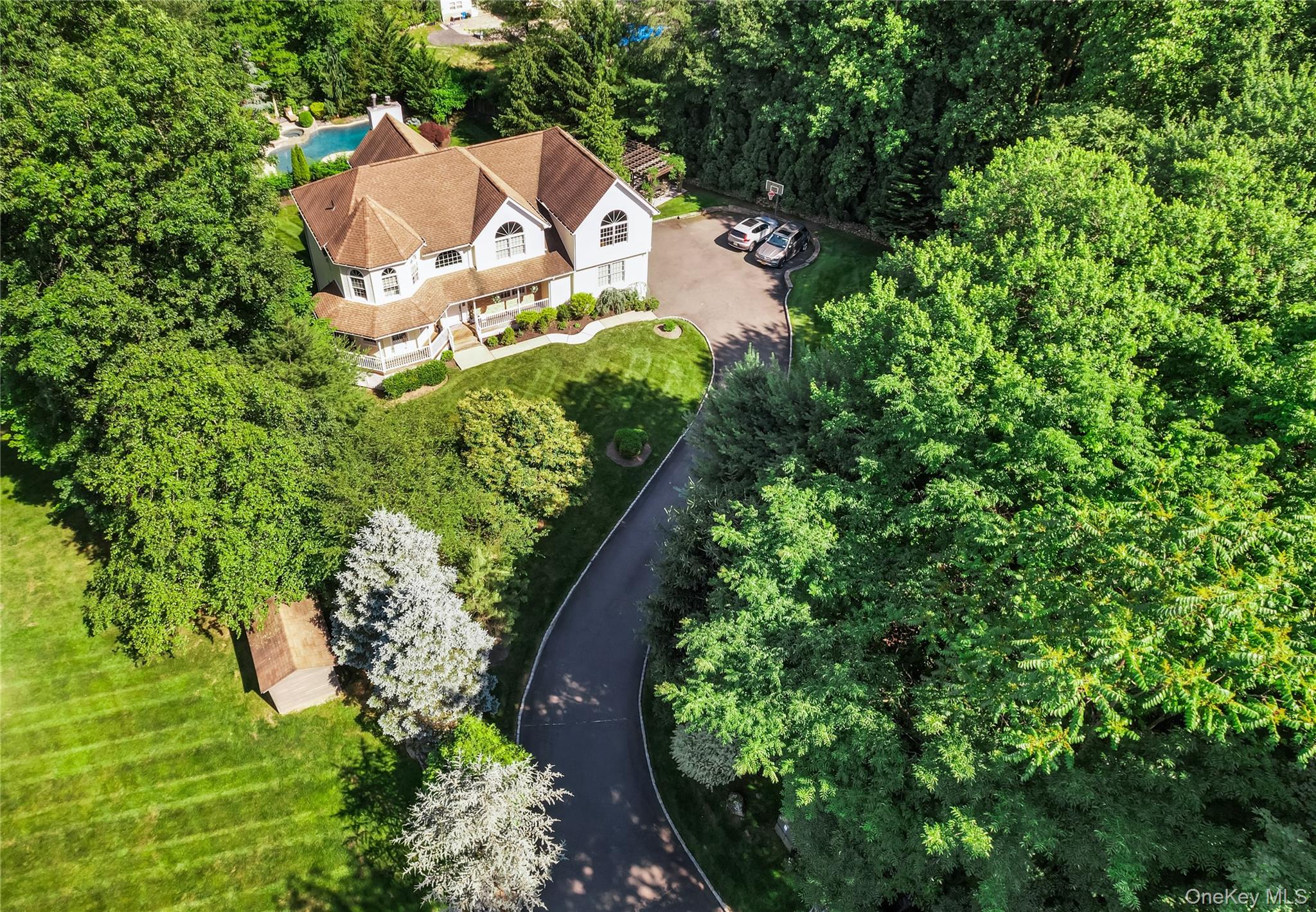 9 Ronwood Road, Chestnut Ridge NY 10977