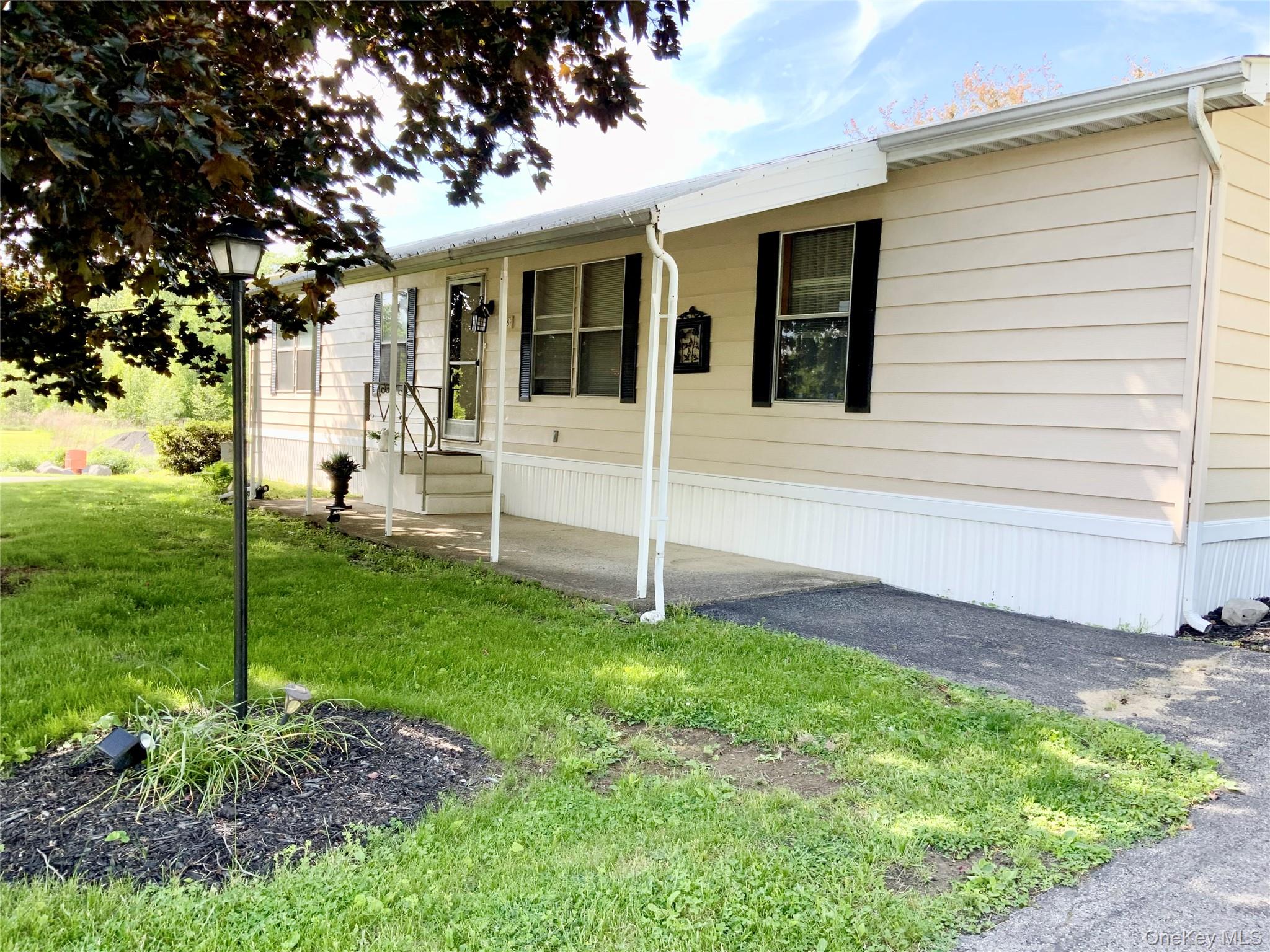 18 Cook Lane, New Paltz NY 12561