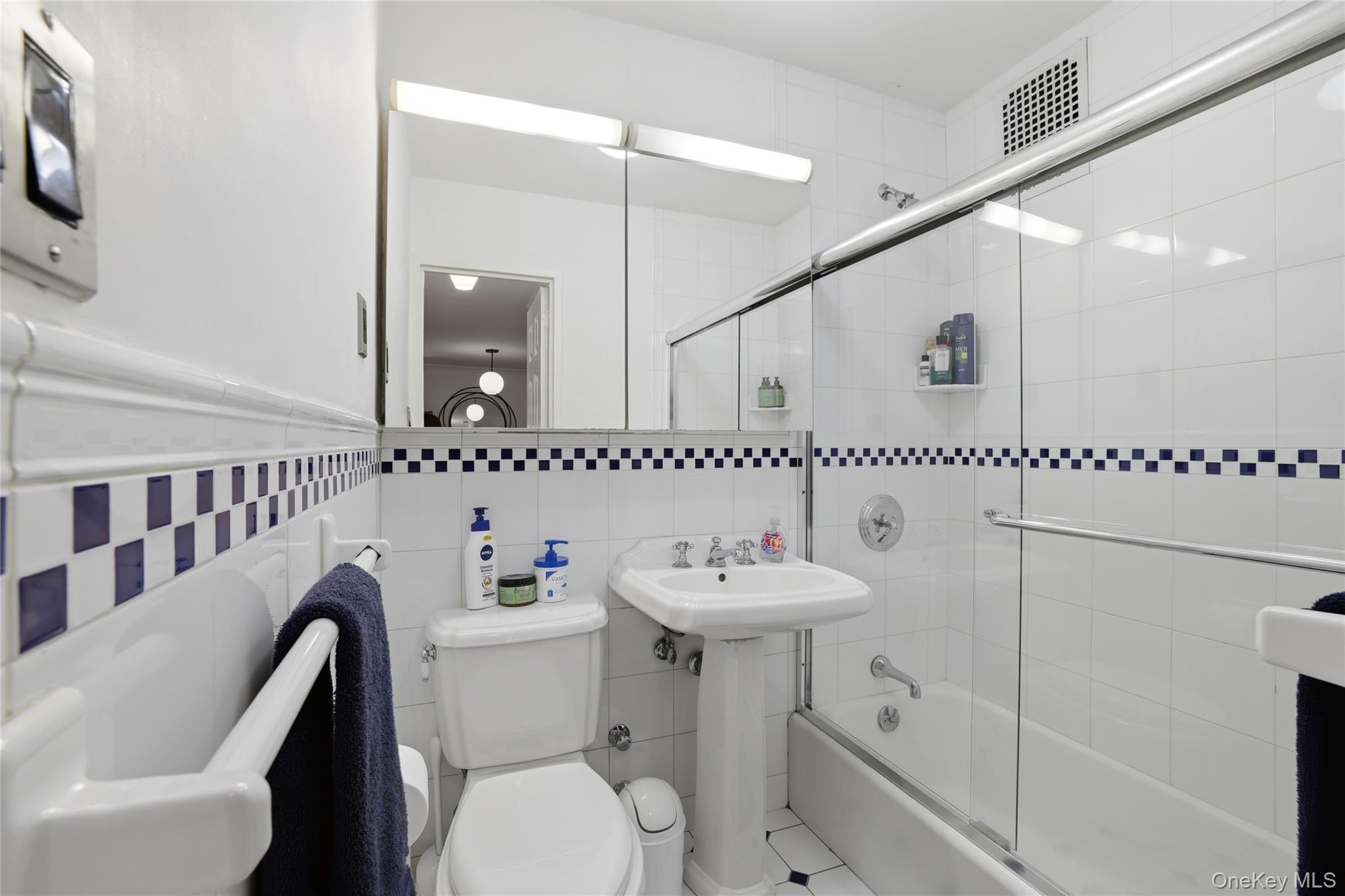337 E 50th Street Unit 2E, Manhattan NY 10022