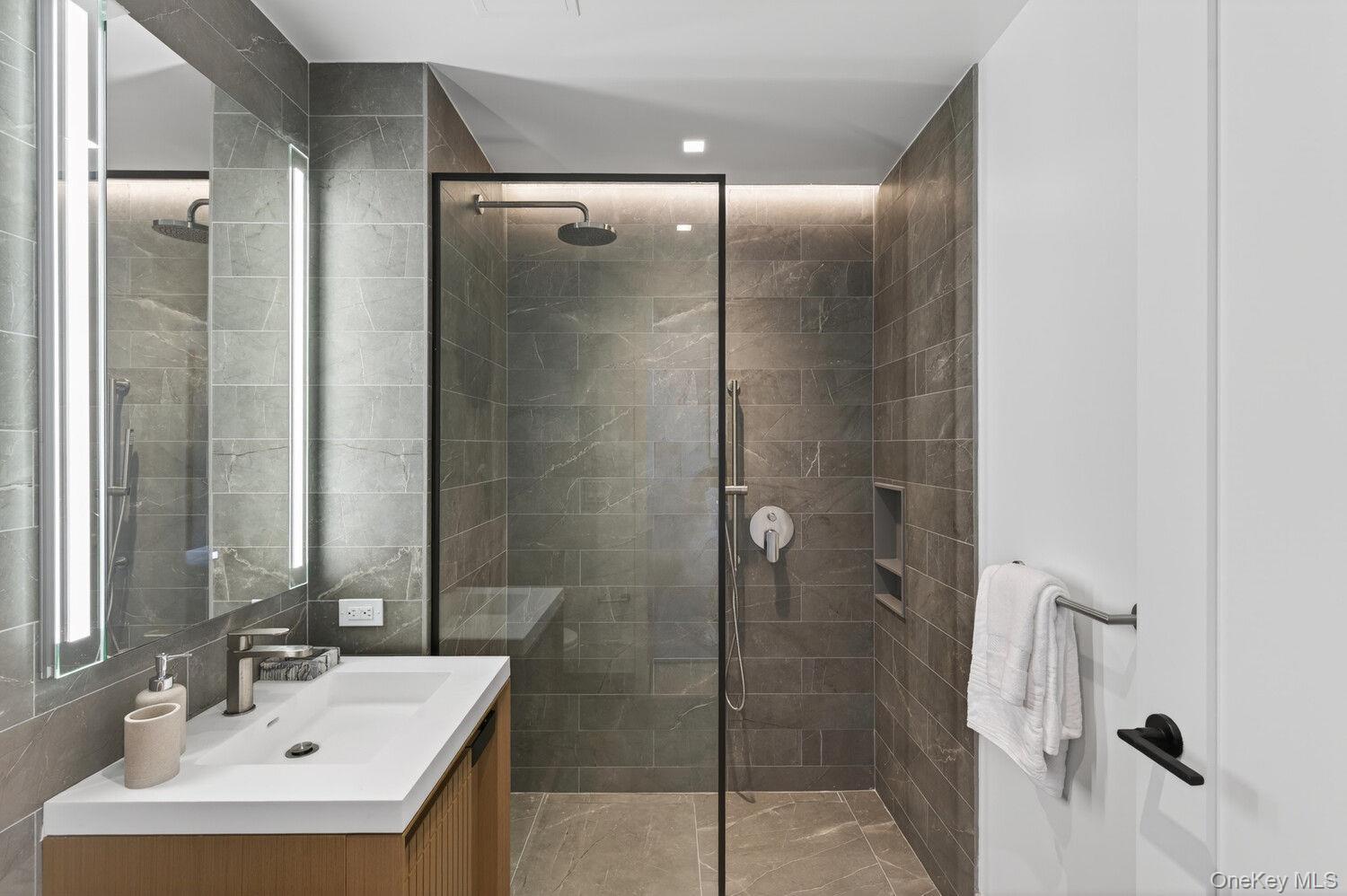 609 2ND Avenue Unit 901, Manhattan NY 10016