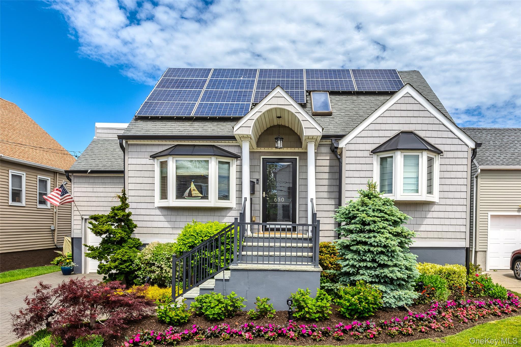 650 S 9th Street, Lindenhurst NY 11757