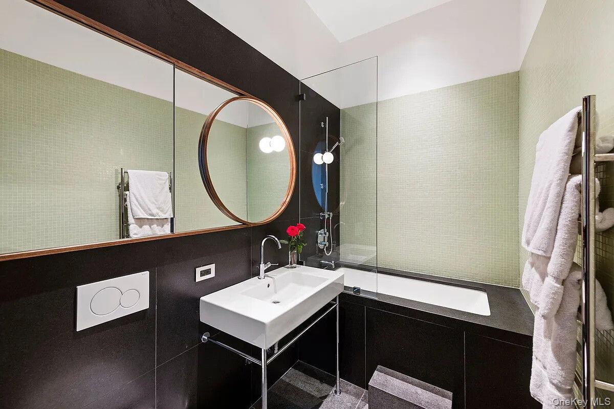 250 MERCER Street Unit B1202/B12L, Manhattan NY 10012