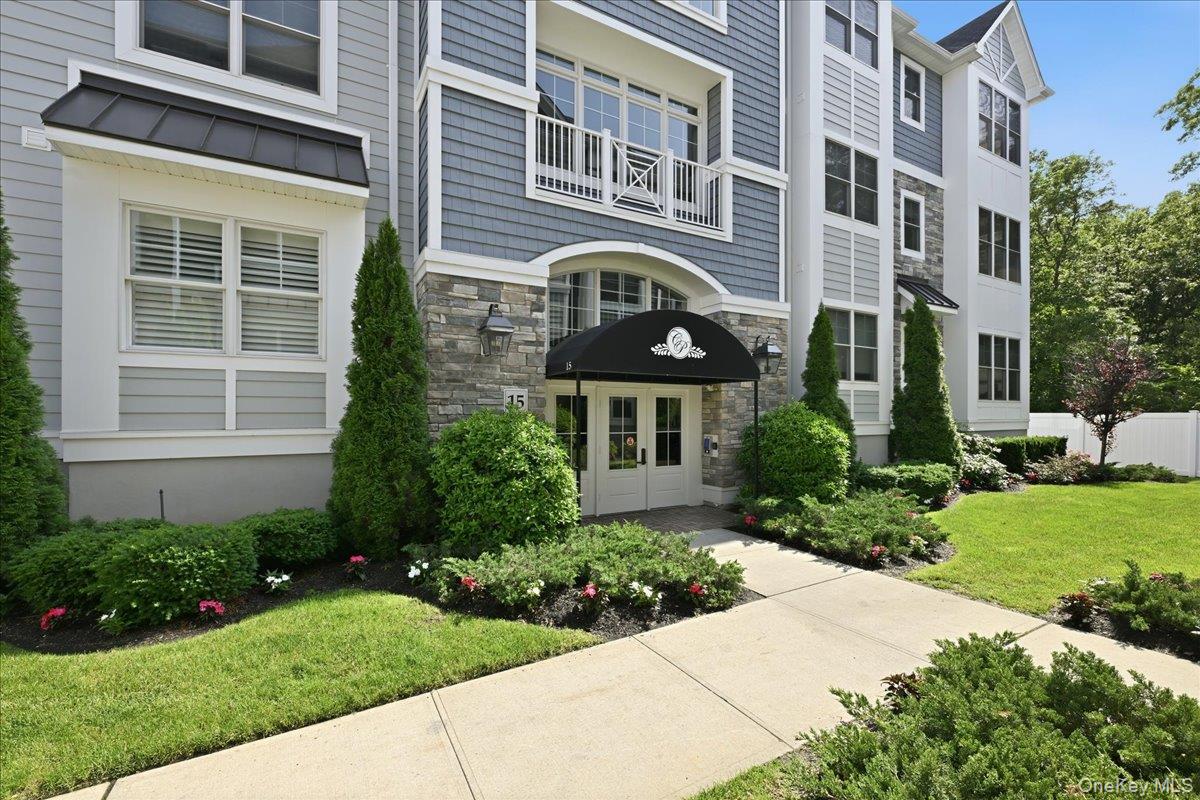15103 Aspenwood Drive, Plainview NY 11803
