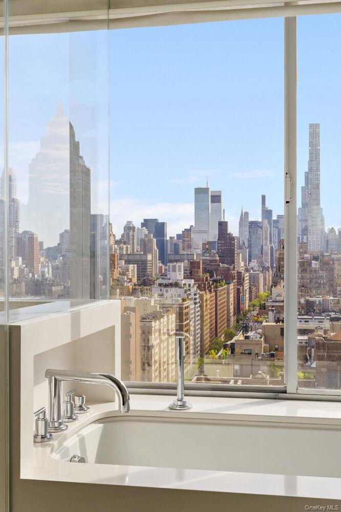 900 PARK Avenue Unit 25CD, Manhattan NY 10075