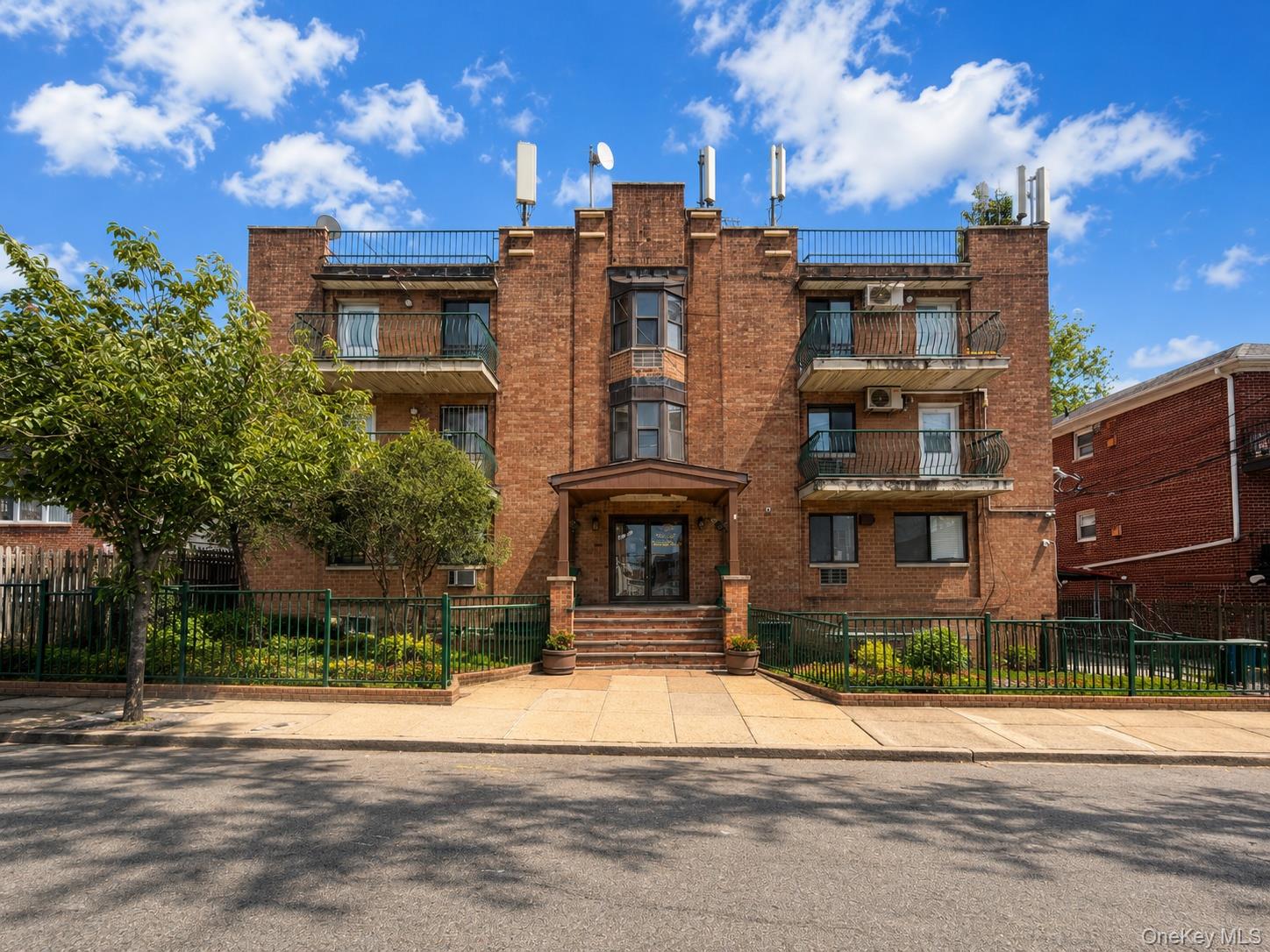 130-14 60th Avenue Unit 2E, Flushing NY 11355