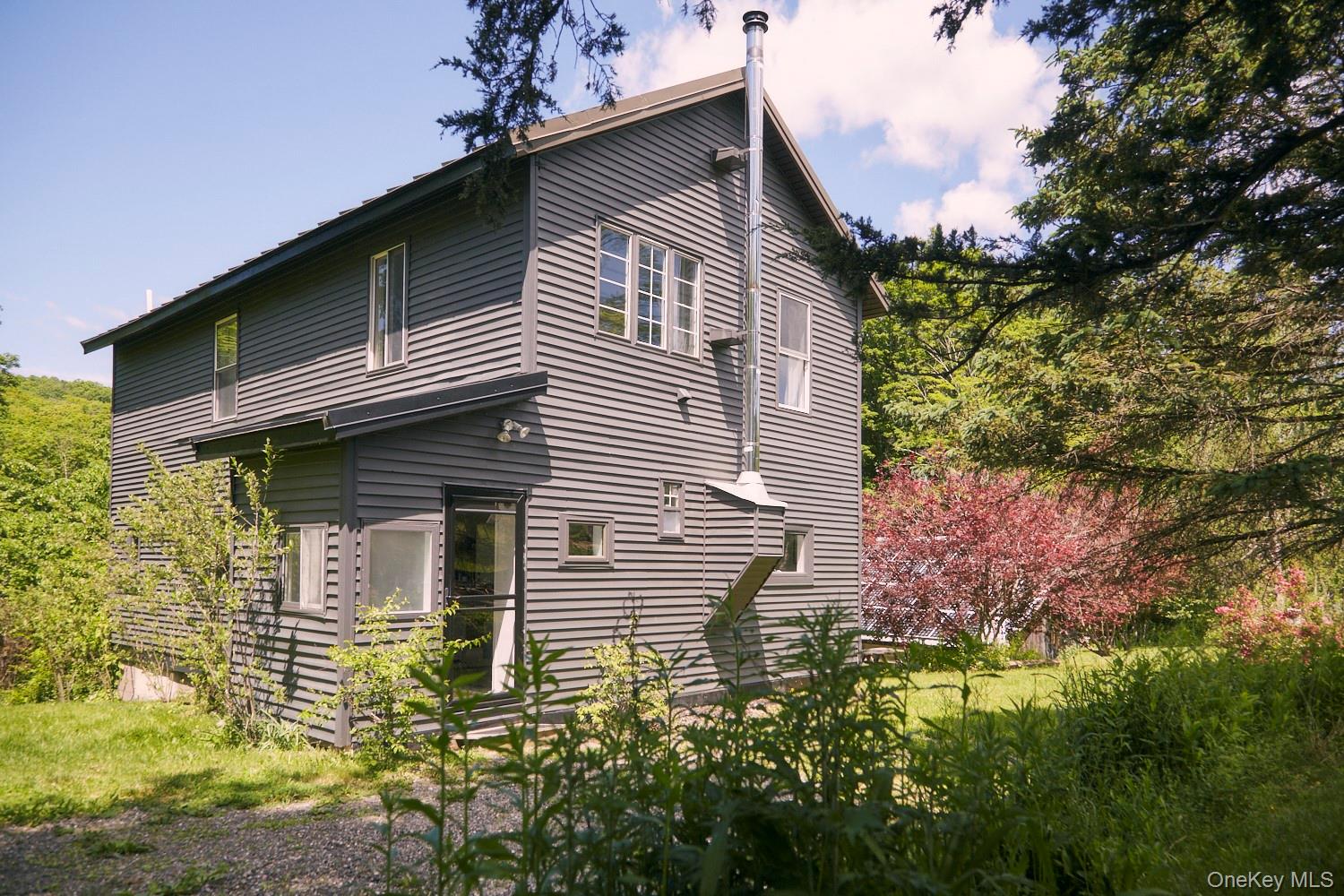 153 Near Road, Red Hook NY 12571
