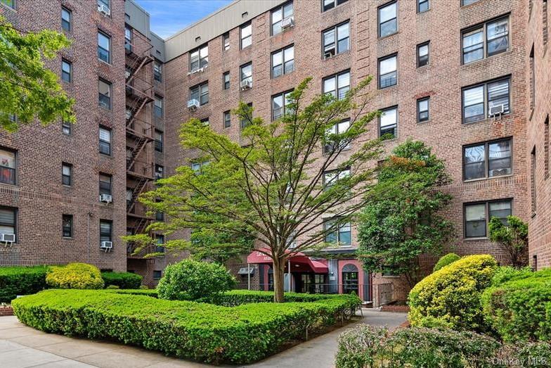 83-25 98 Street Unit 1J, Woodhaven NY 11421