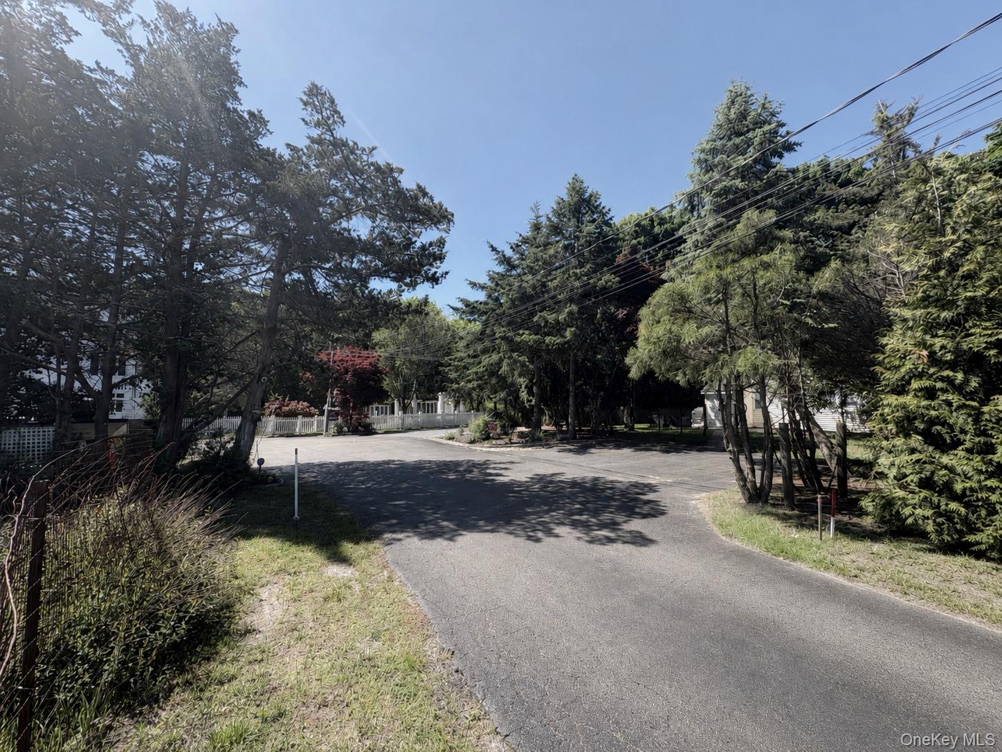533, 531, 529 Montauk Highway, Westhampton Beach NY 11978
