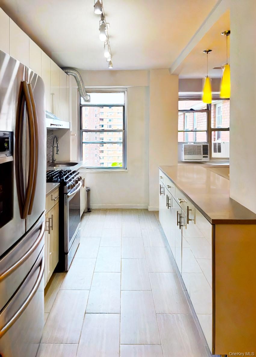 573 Grand Street Unit D802, Manhattan NY 10002