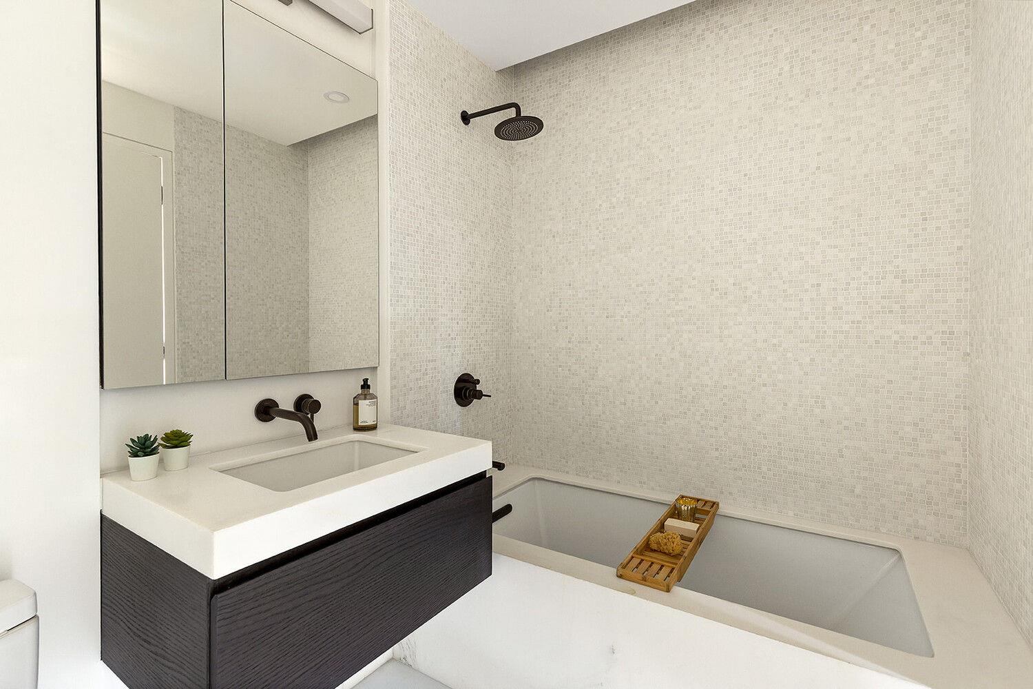 66 CLINTON Street Unit 6B, Manhattan NY 10002