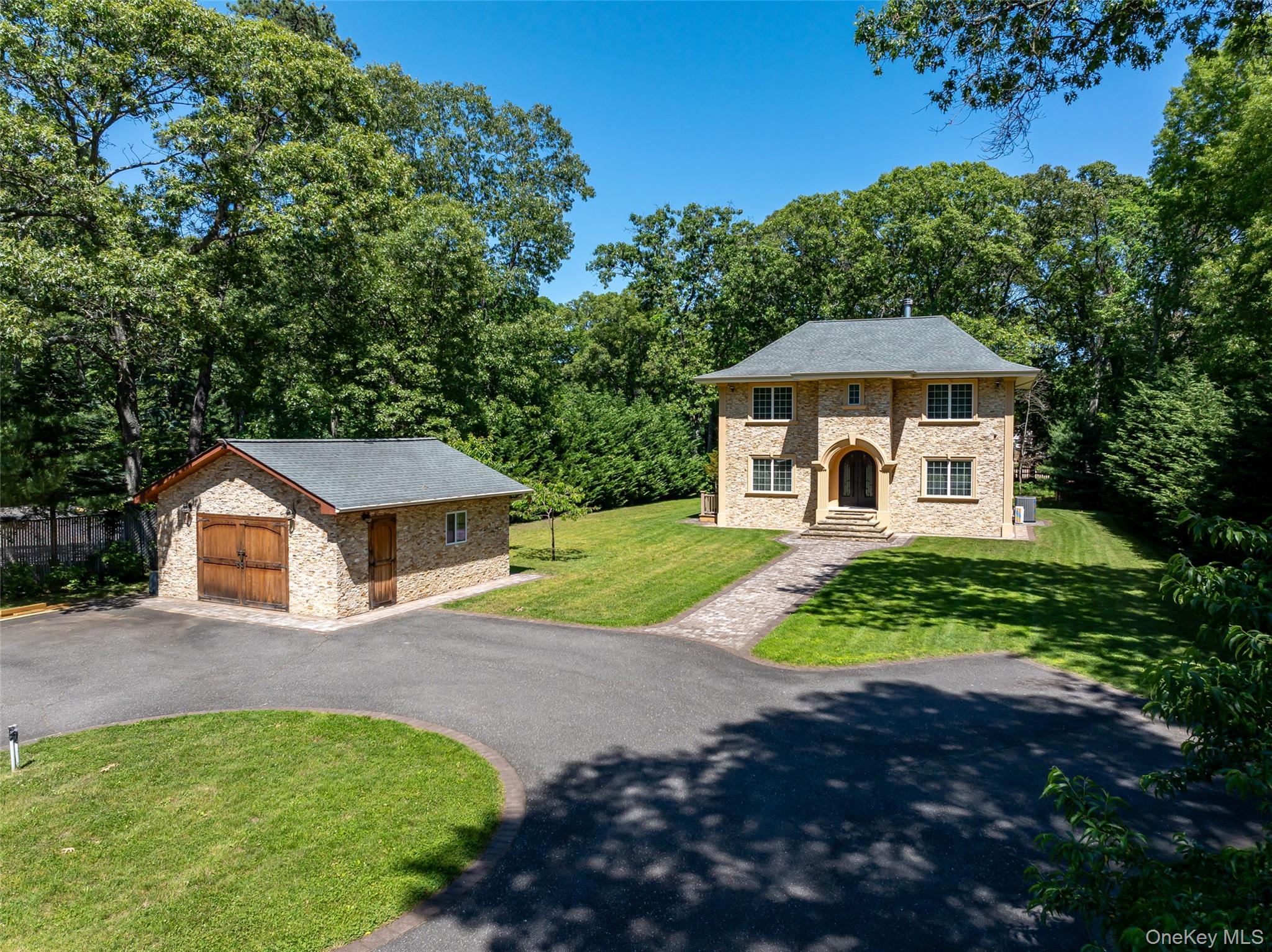 225 Old Willets Path, Smithtown NY 11787