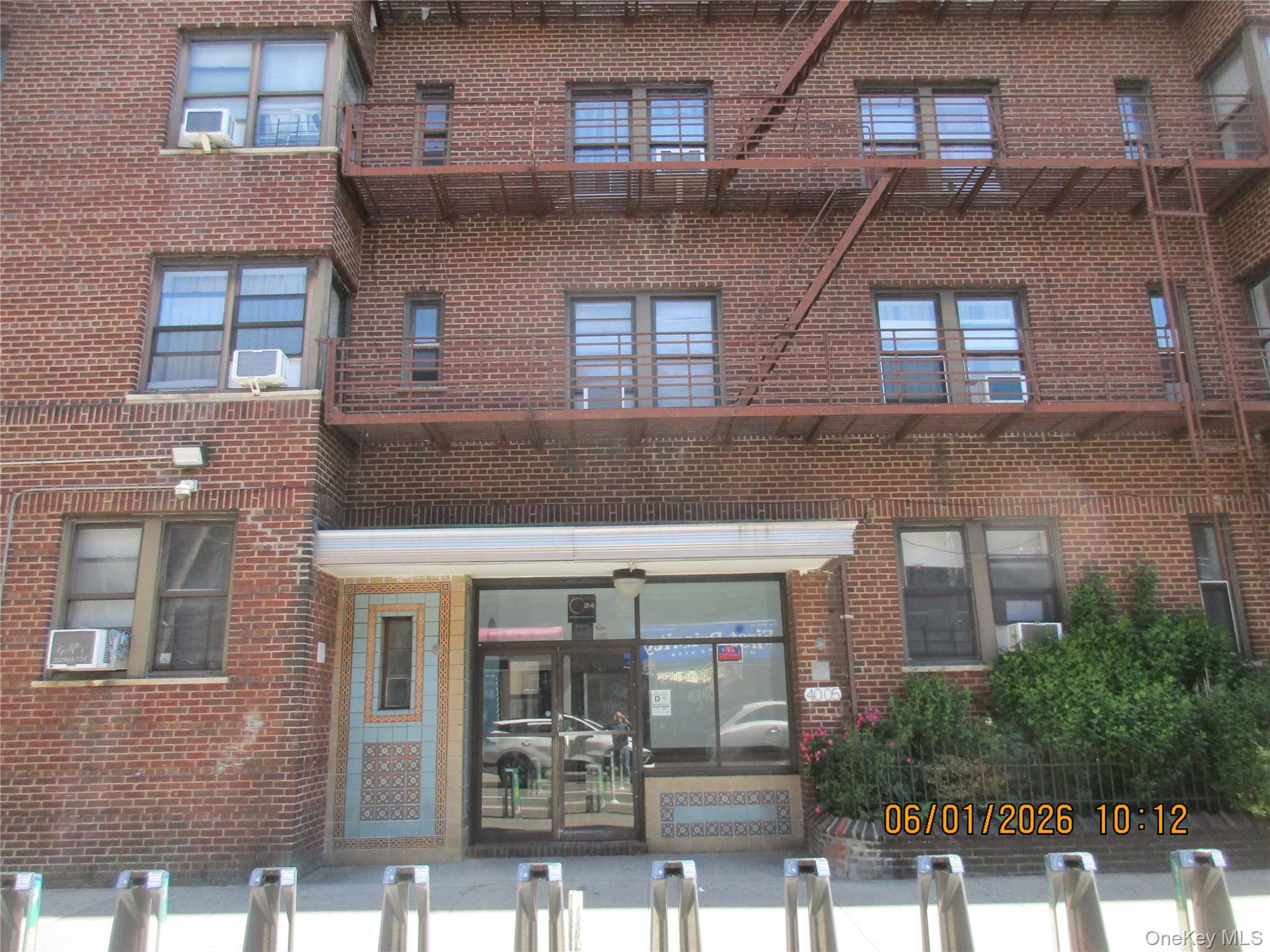 40-05 Ithaca Street Unit 4M, Elmhurst NY 11373