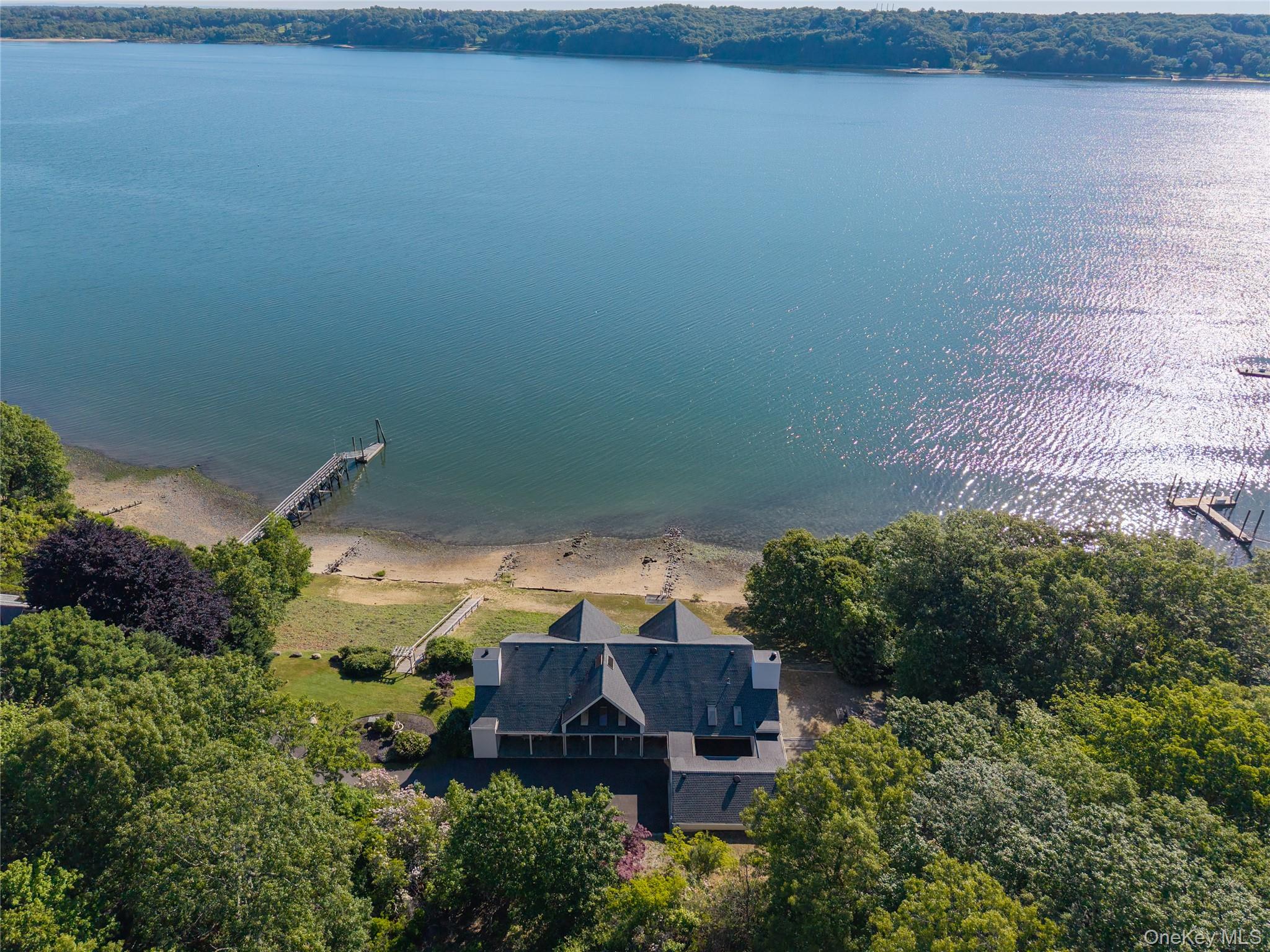 47 Laurel Cove Road, Laurel Hollow NY 11771