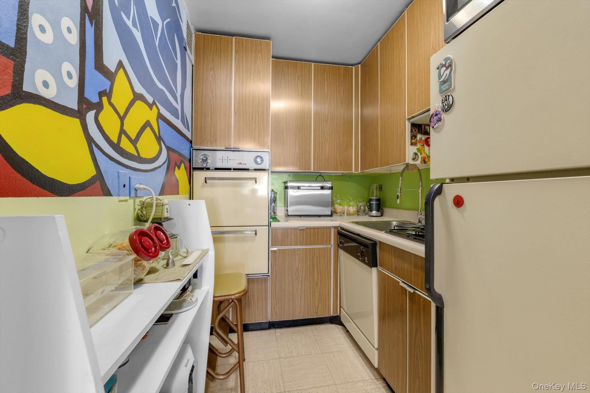 61-20 Grand Central Parkway Unit A208, Forest Hills NY 11375