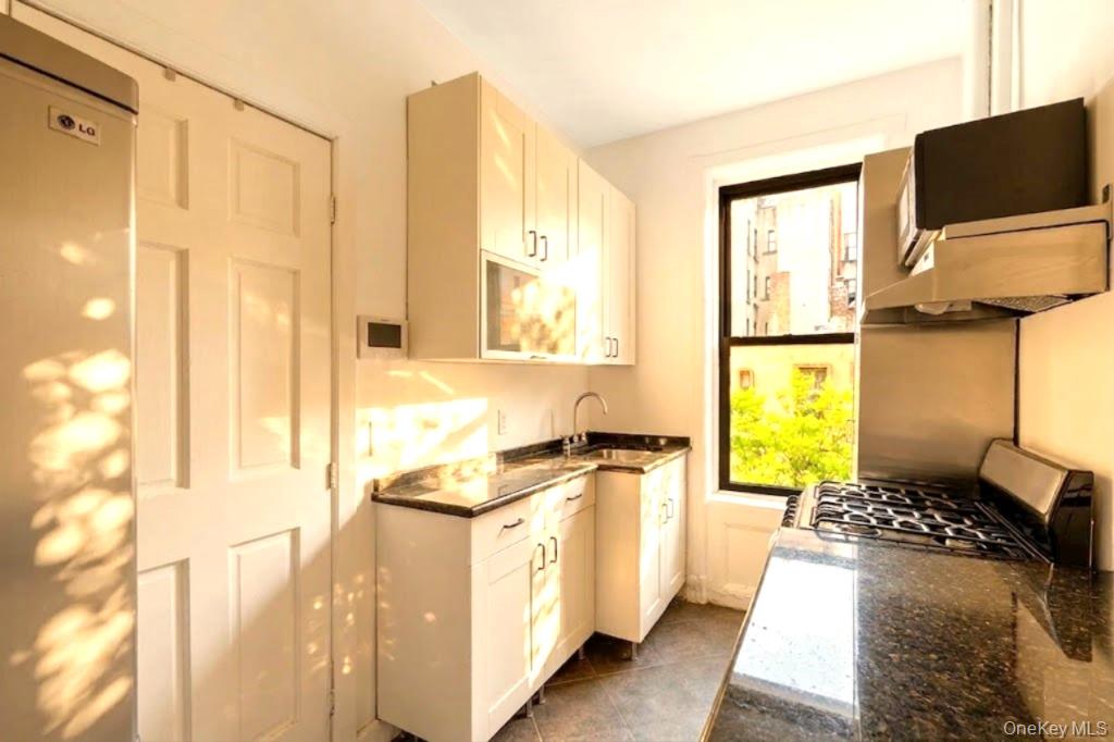 327 E 3rd Street Unit 2E, Manhattan NY 10009