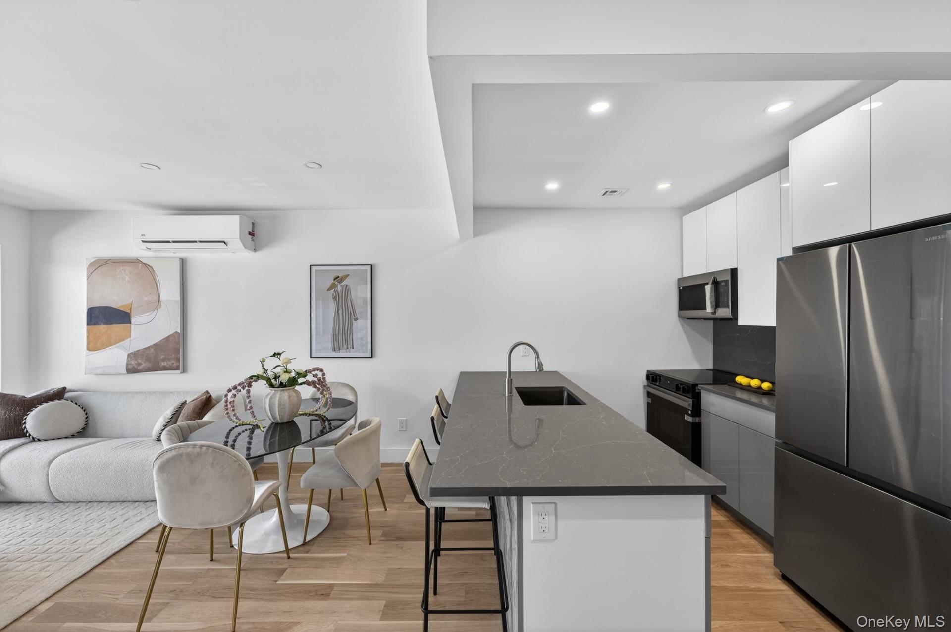 31-65 14th Street Unit 2R, Astoria NY 11106