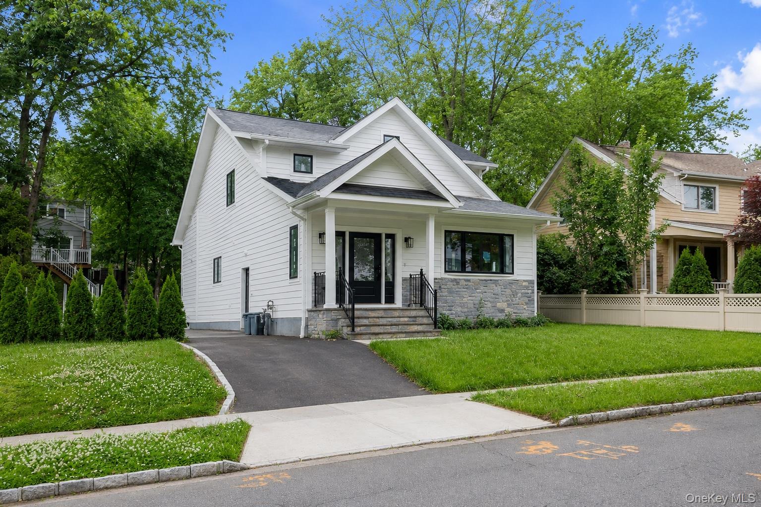 6 Burbury Lane, Great Neck NY 11023