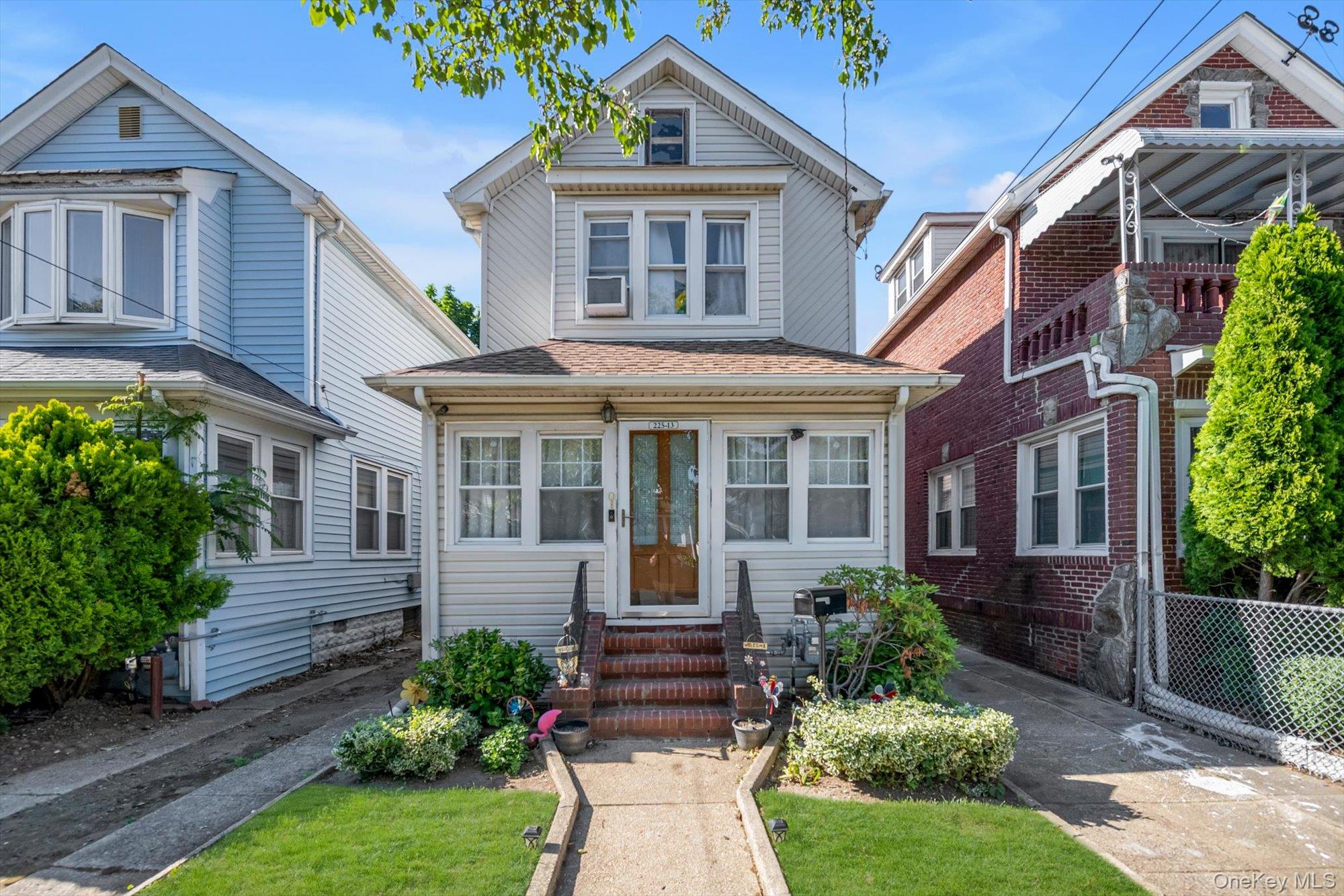 225-13 95th Avenue, Floral Park NY 11001